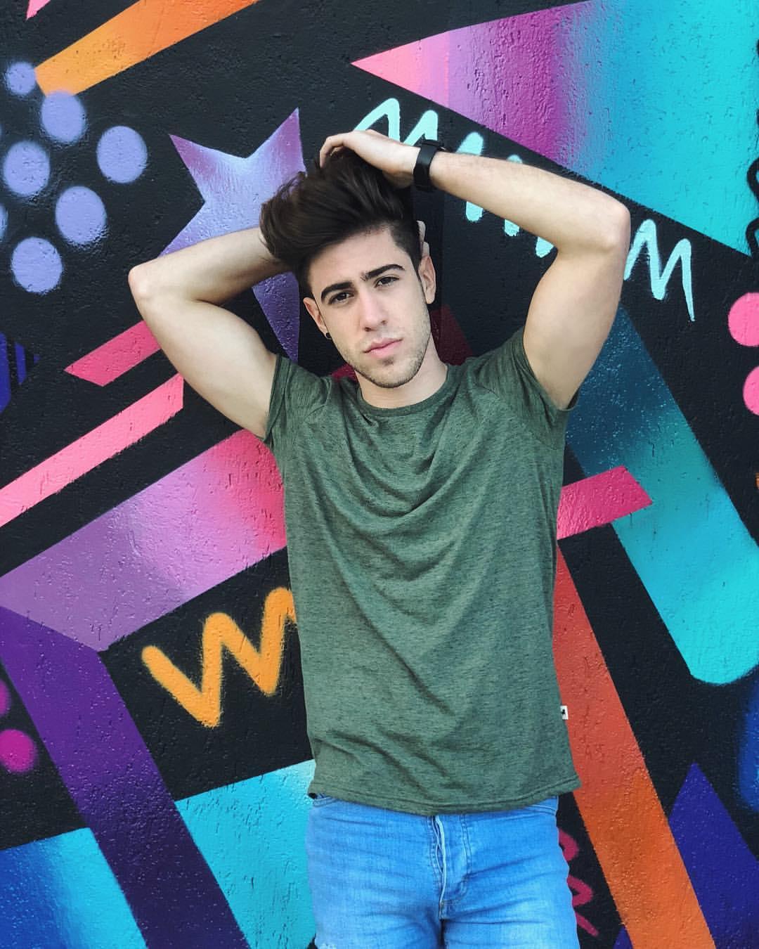 Alejo Igoa Wallpaper HD 4K APK