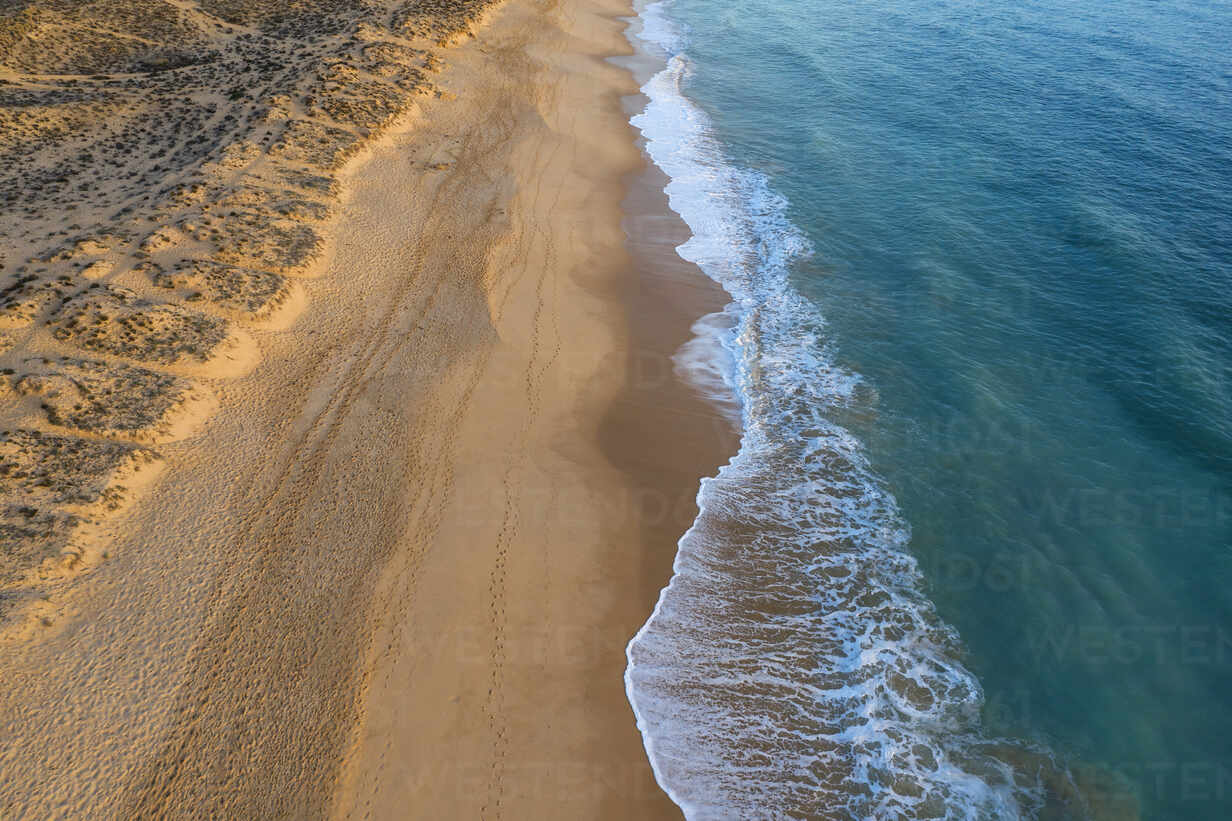 empty Praia dos Salgados beach
