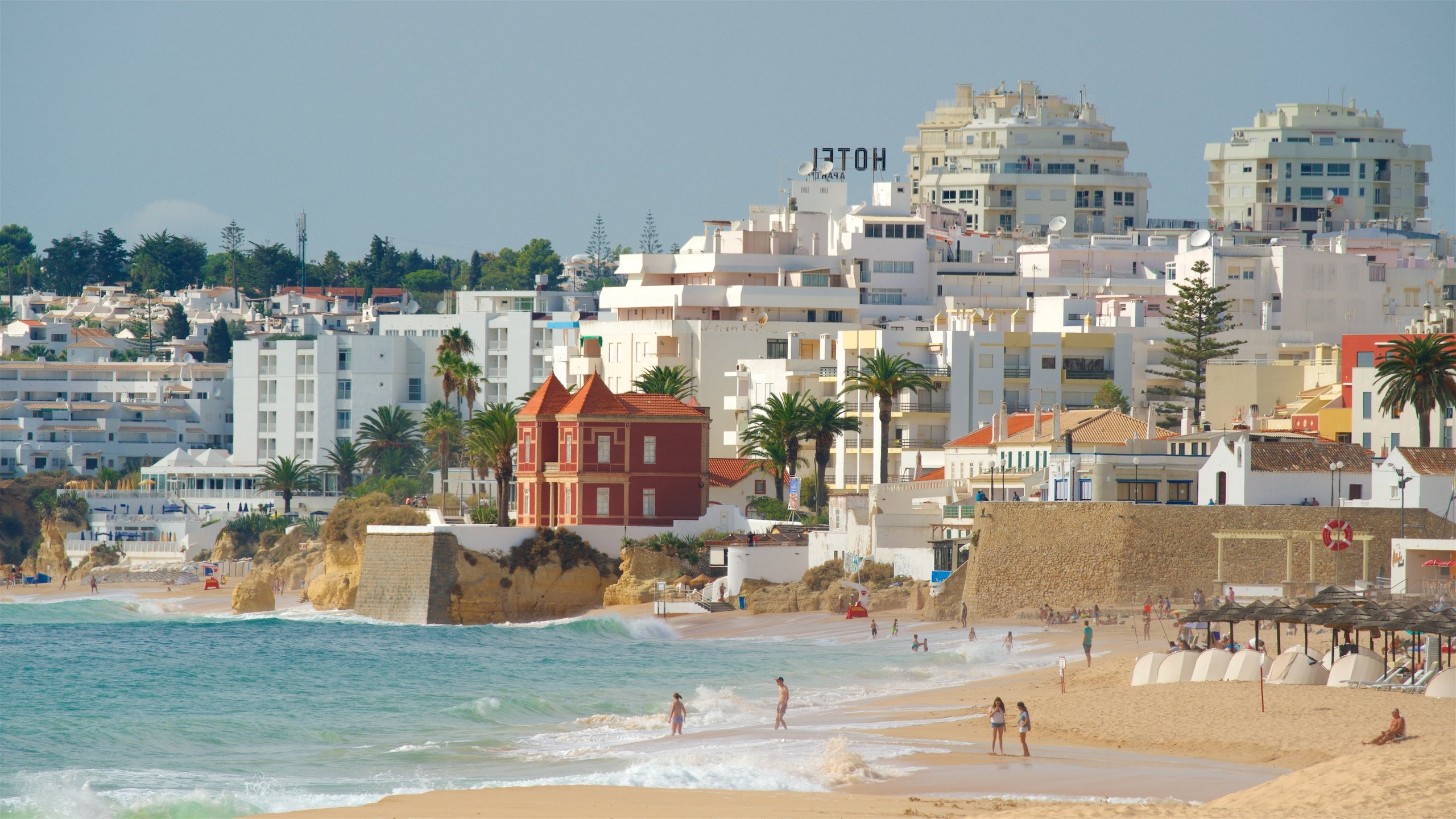 Praia dos Salgados in Algarve