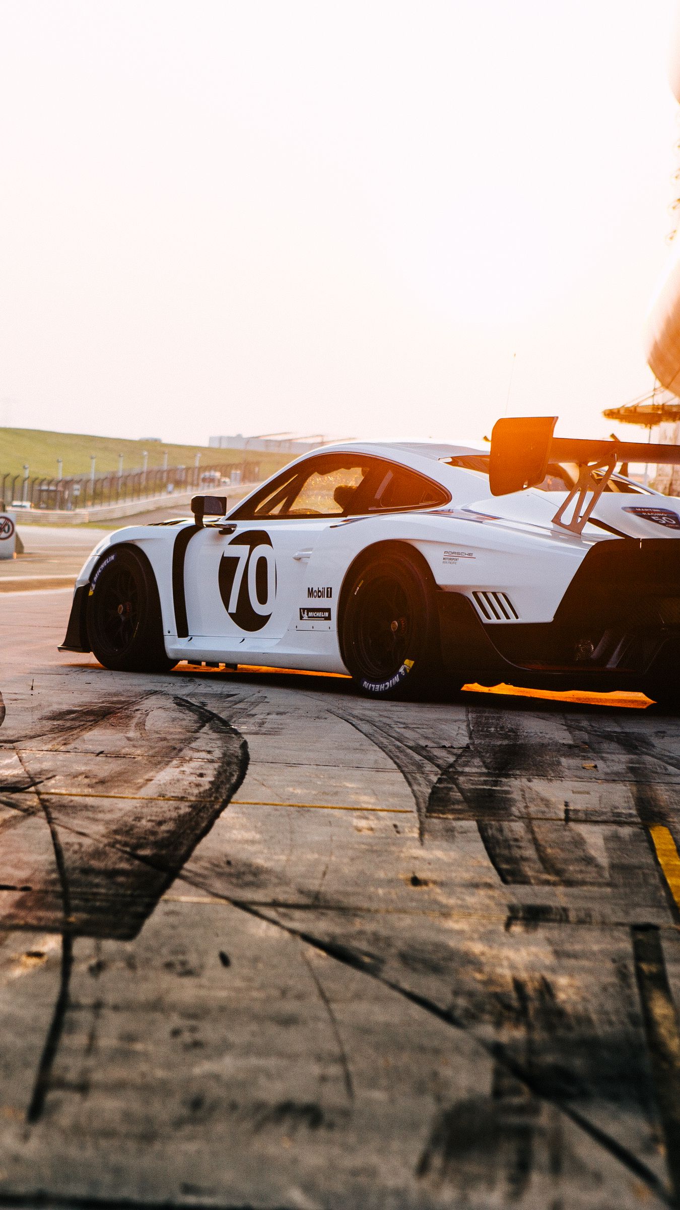 Download wallpaper 1350x2400 porsche