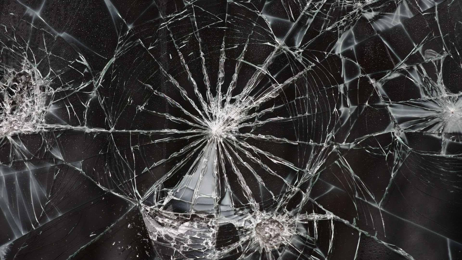 Broken Screen Wallpaper