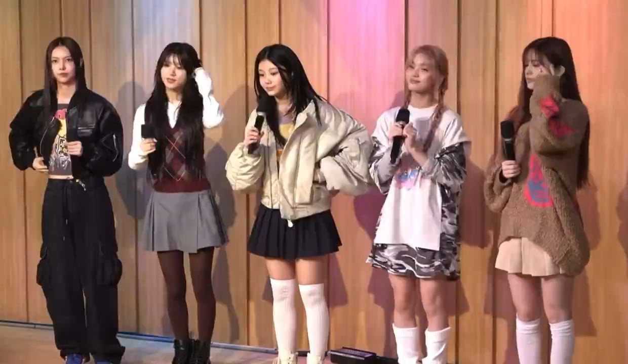 ILLIT performing 'Cherish My