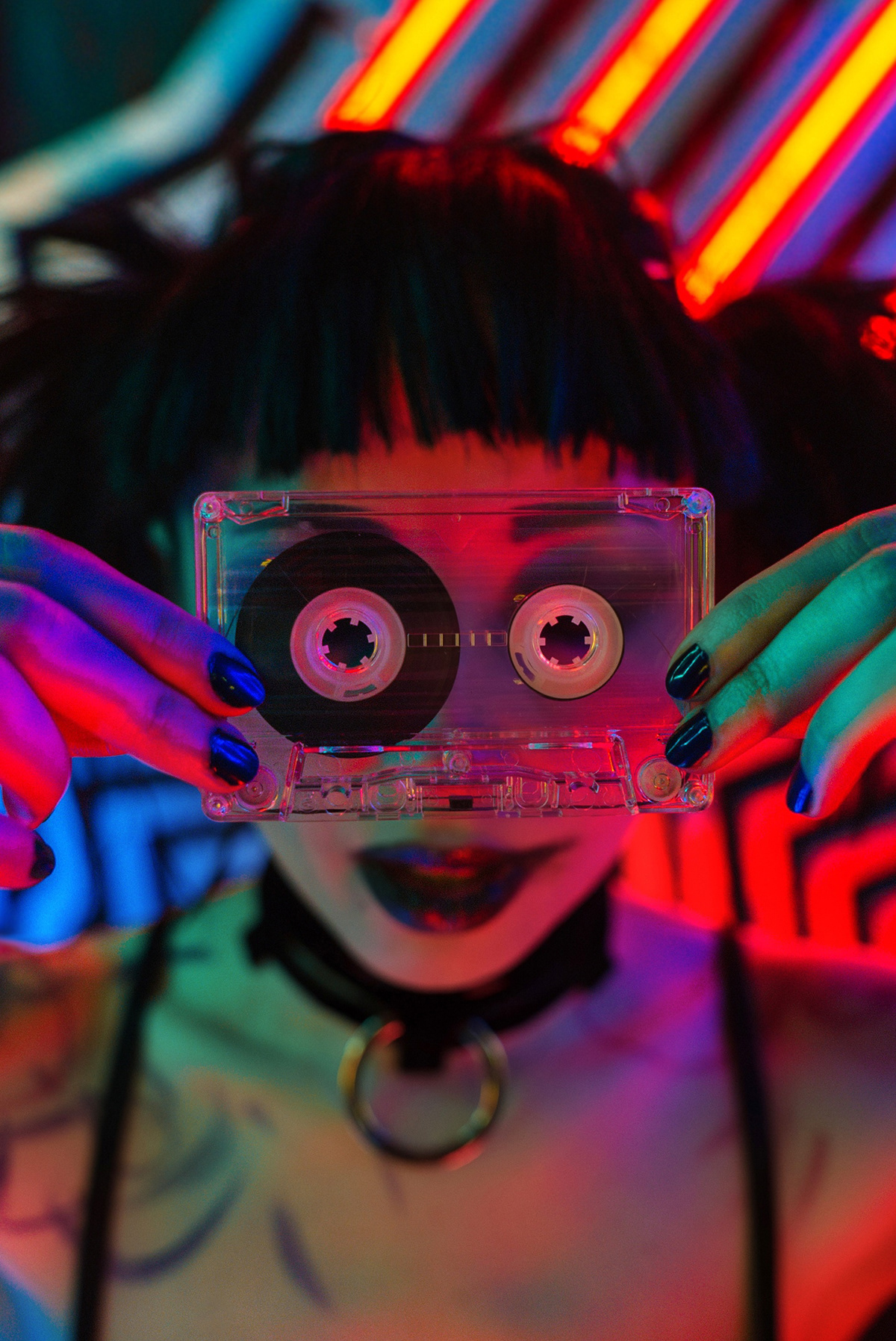 RETROWAVE GIRL. LOVE DEATH + ROBOTS
