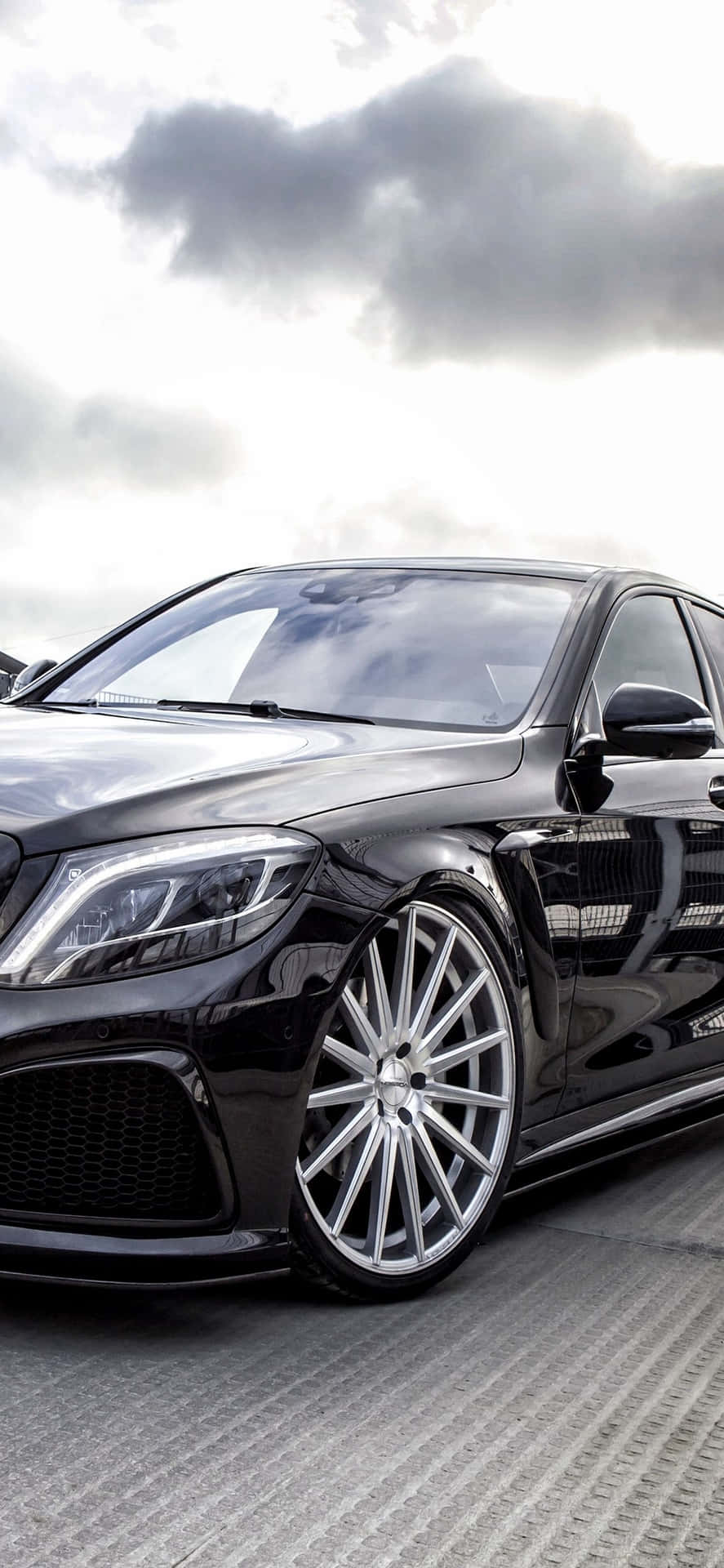 iPhone Xs Mercedes Background Glossy