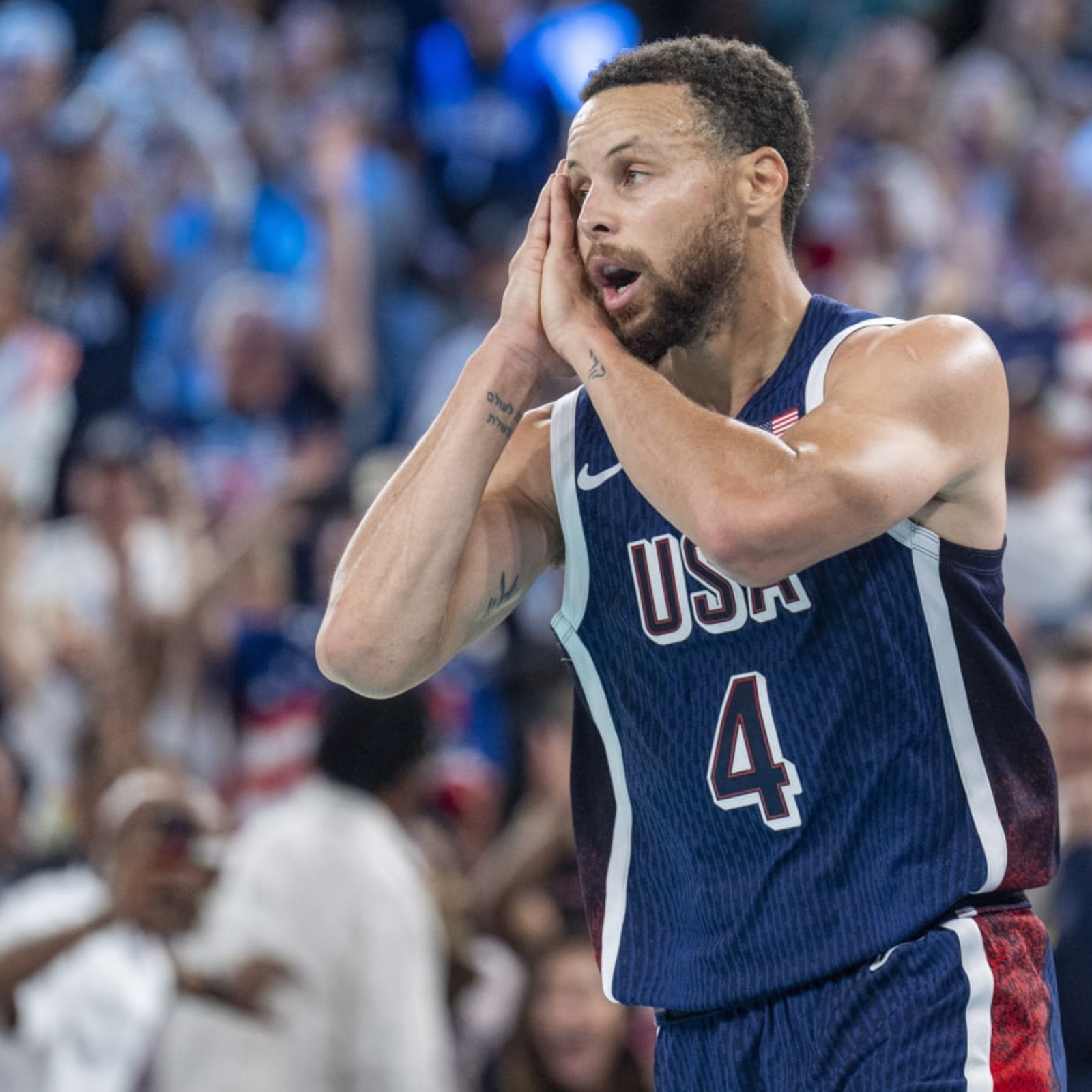 Stephen Curry Posts 'Avengers Unite