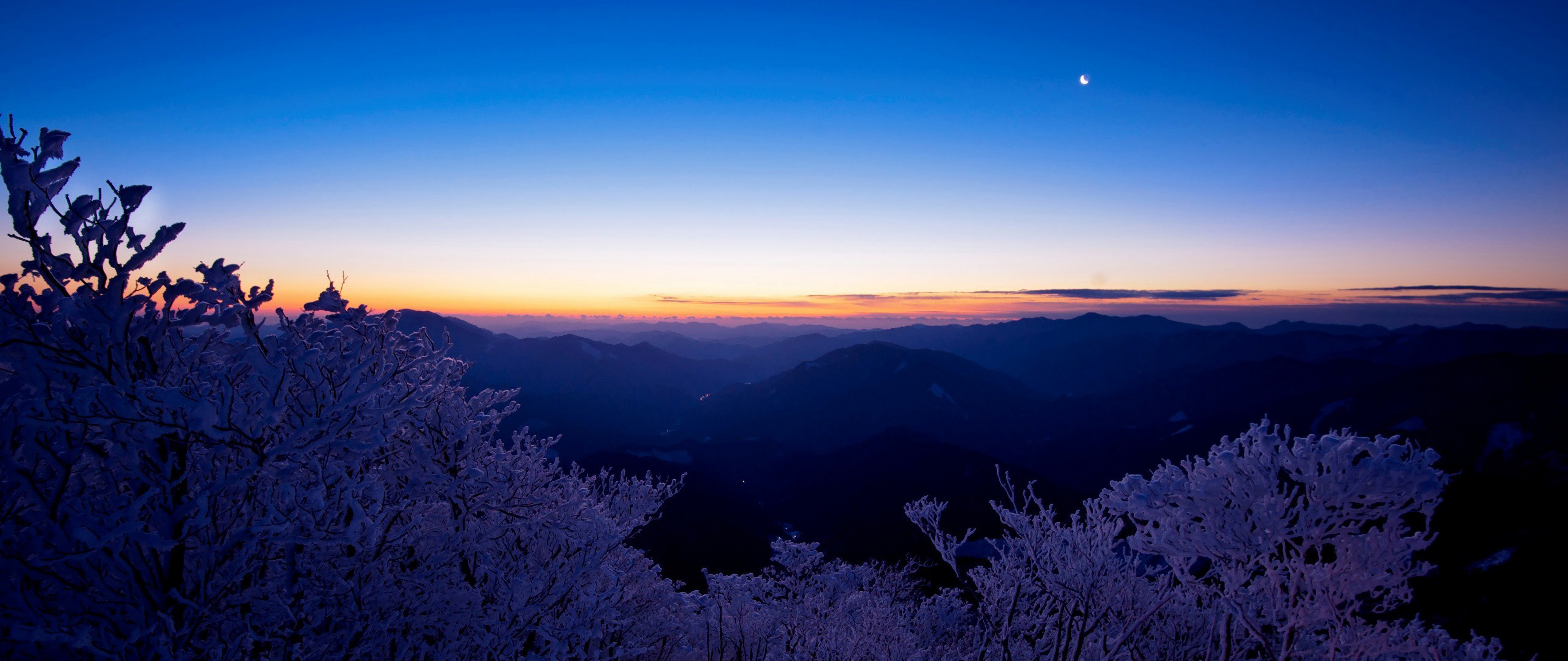 Snow Mountain Horizon Scenery 4K
