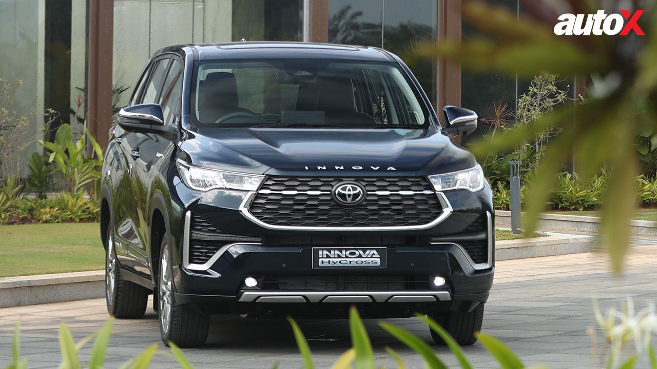 Toyota Innova Hycross Image