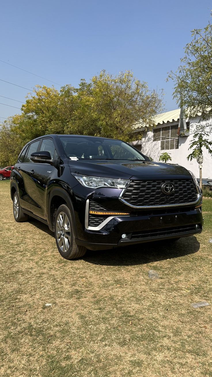 Toyota Innova HyCross ZX (O) Hybrid