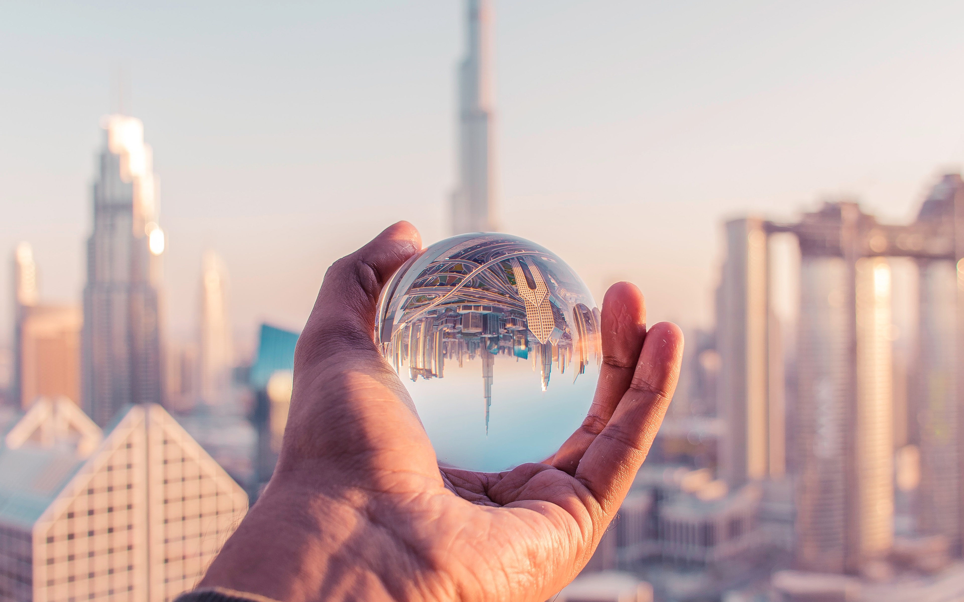 Dubai Tower Ball Hand Nature