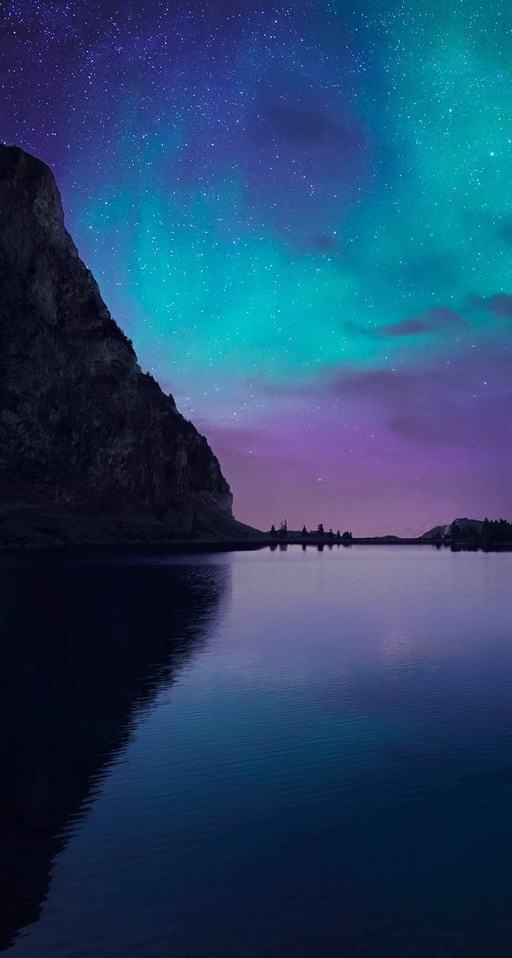 iOS 8 Aurora Borealis Wallpaper