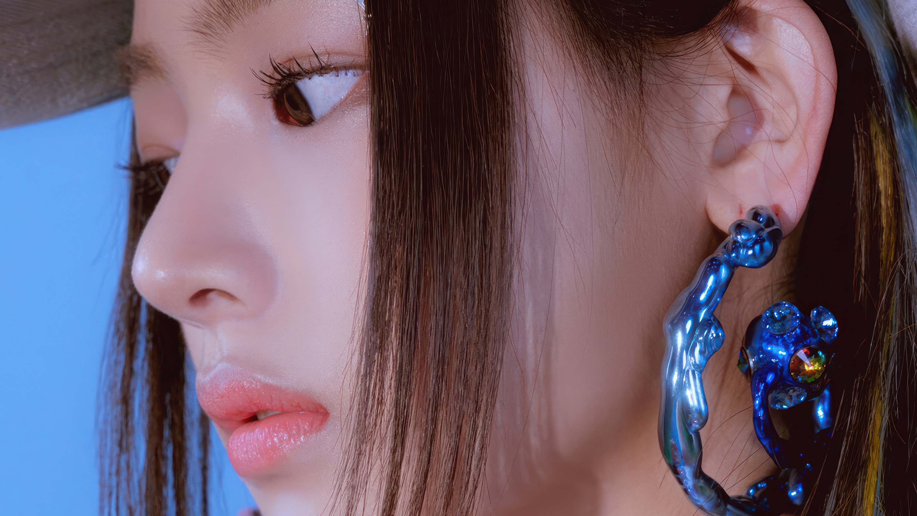 Minji NewJeans OMG 4K Wallpaper HD PC