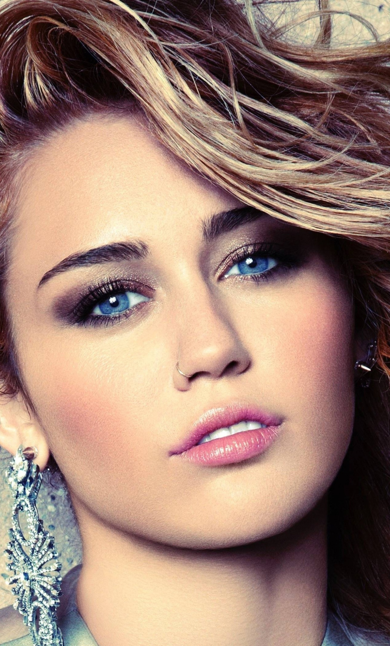 blue eyes, singer, miley cyrus