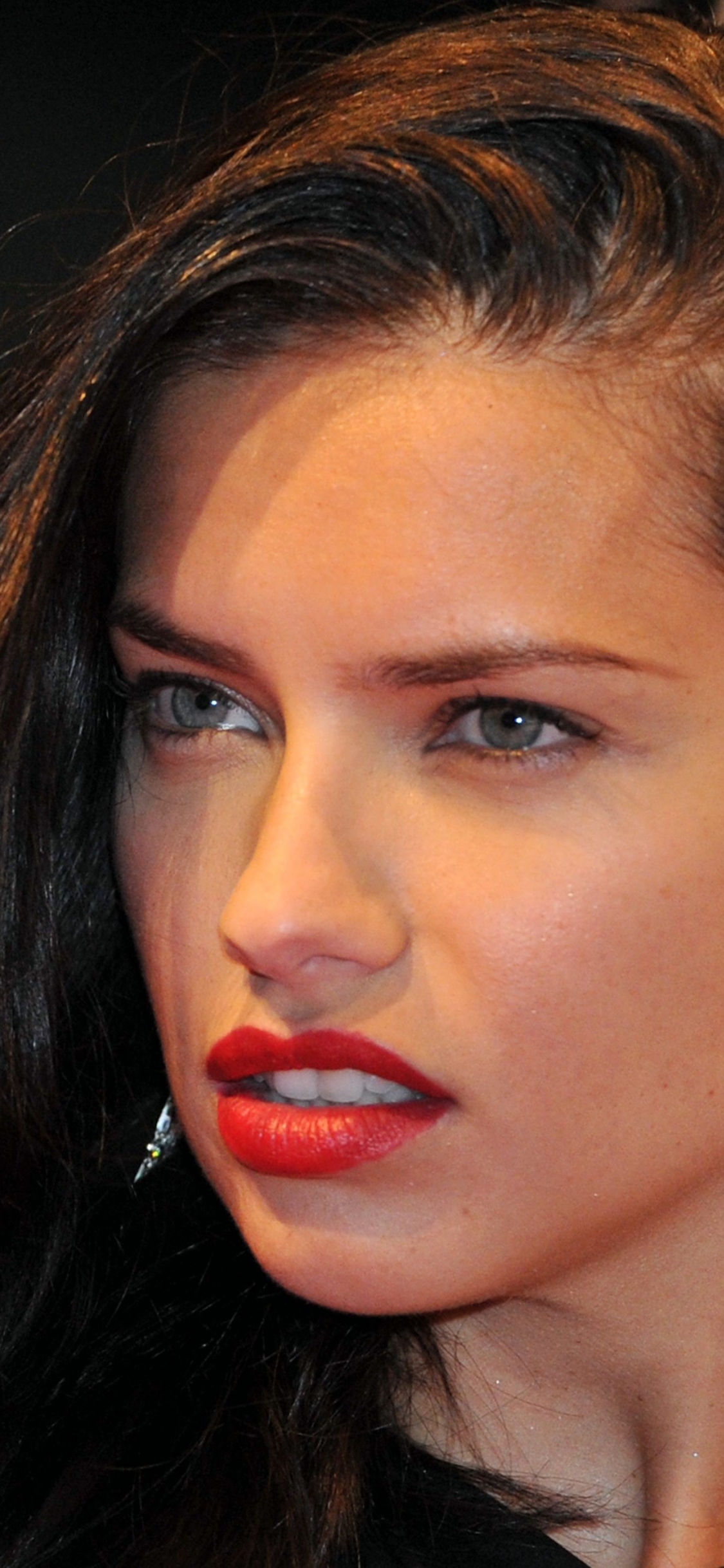Celebrity Adriana Lima Phone Wallpaper