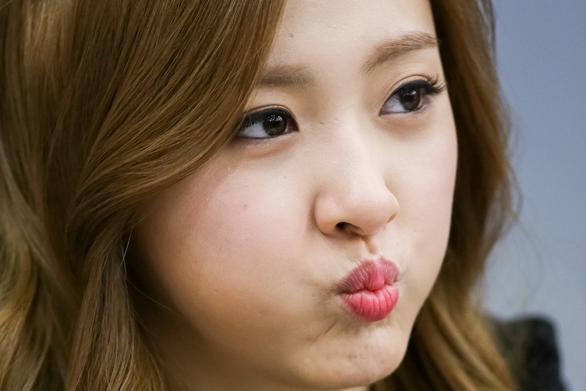 HD Music Wallpaper: Korean Girl Group Charm