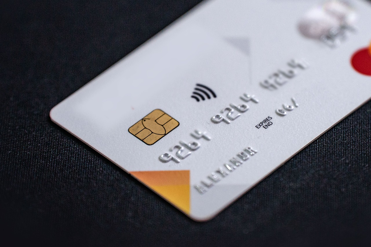 Free Debit Card & Credit Card Image