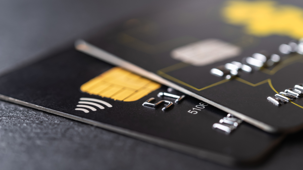Credit Card vs. Debit Card