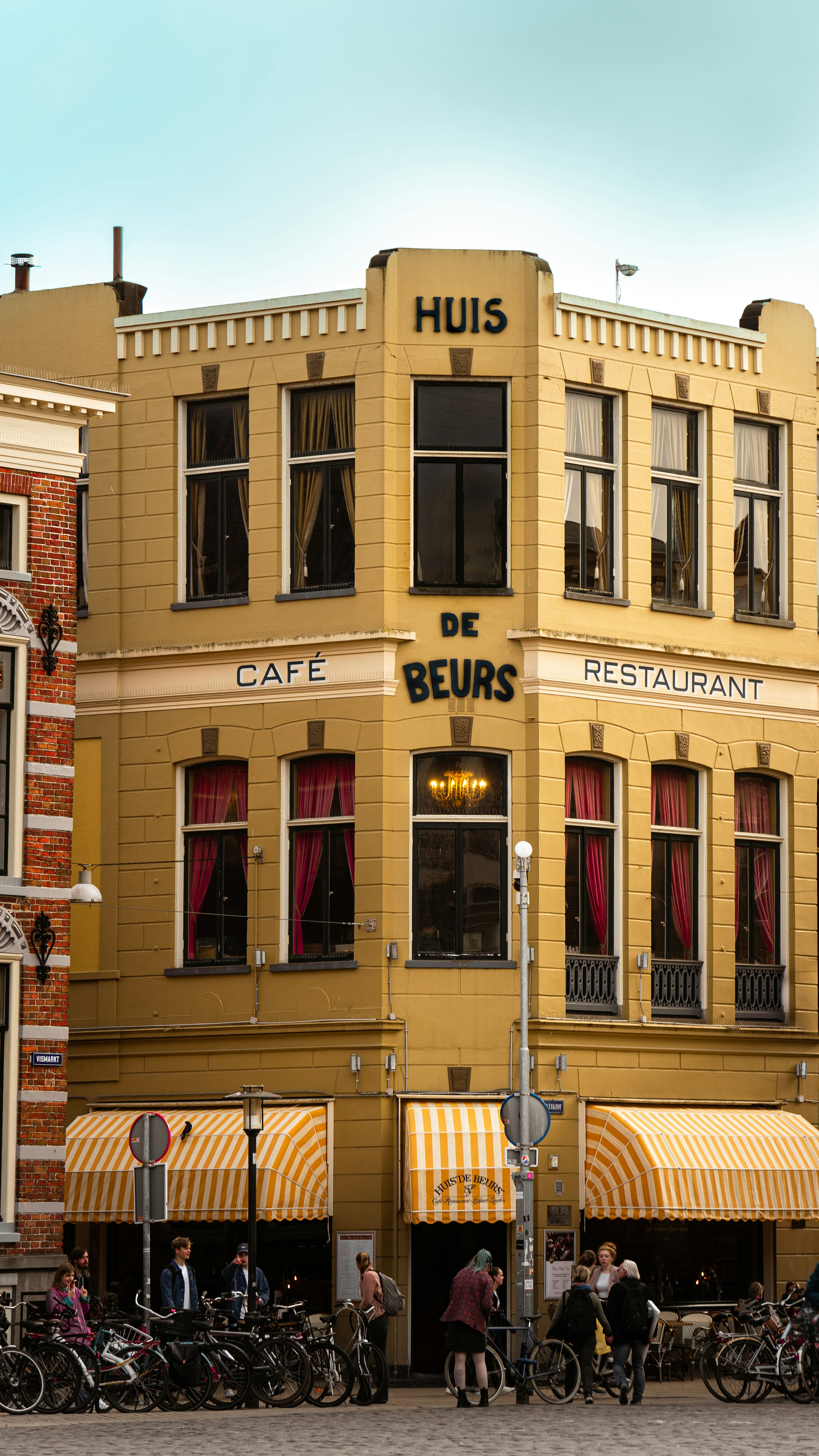 50,Vintage Cafe Picture