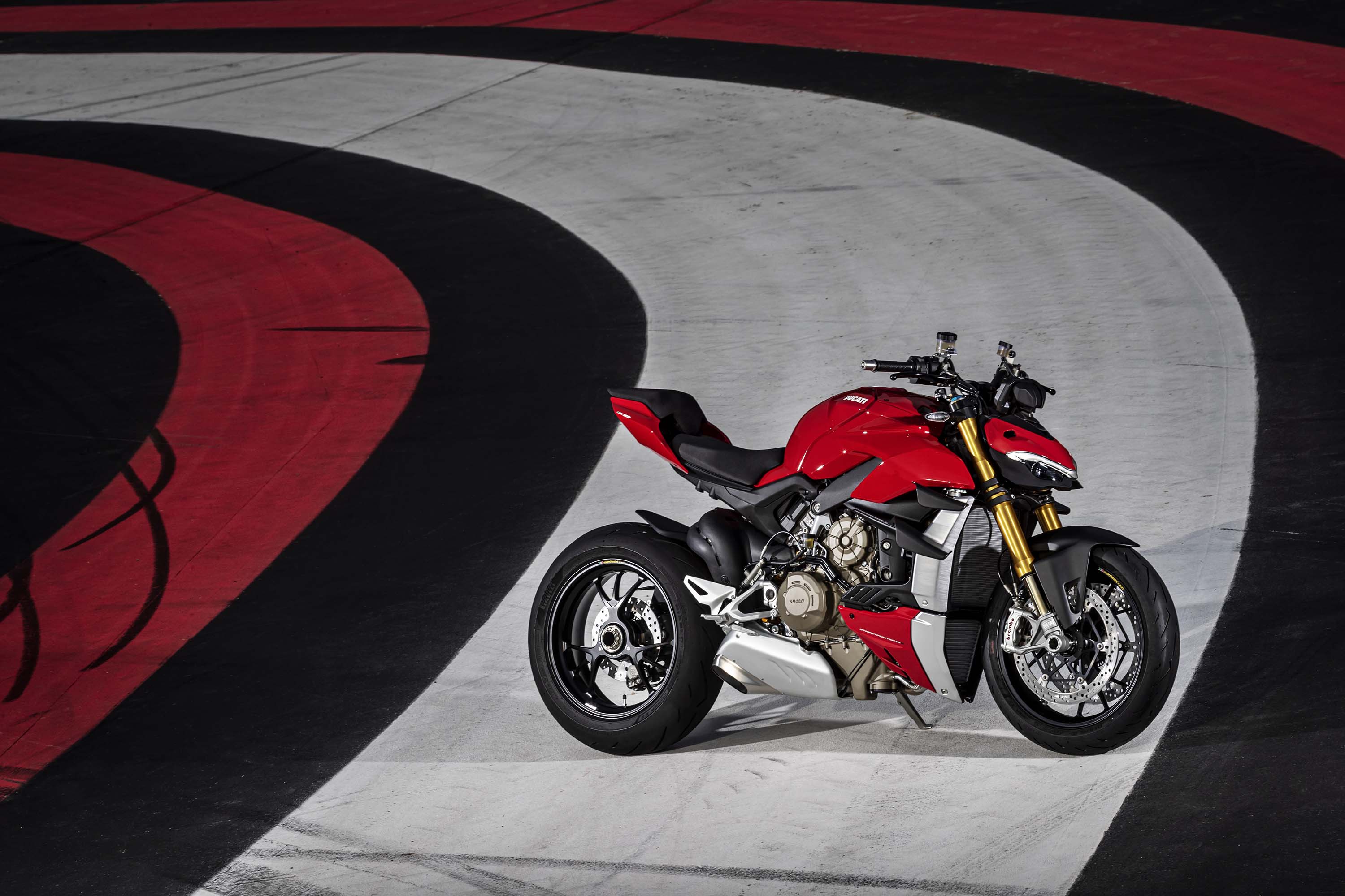 Showing 2020 Ducati Streetfighter V4 S