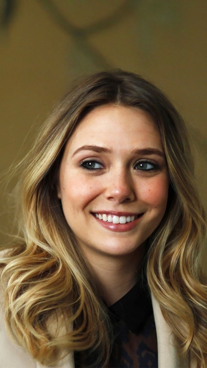 Celebrity Elizabeth Olsen Phone Wallpaper