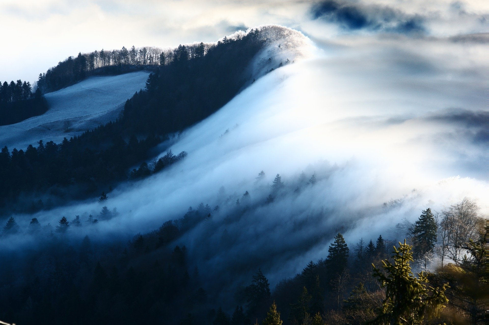 Winter Mountain Fog Nature Wallpaper