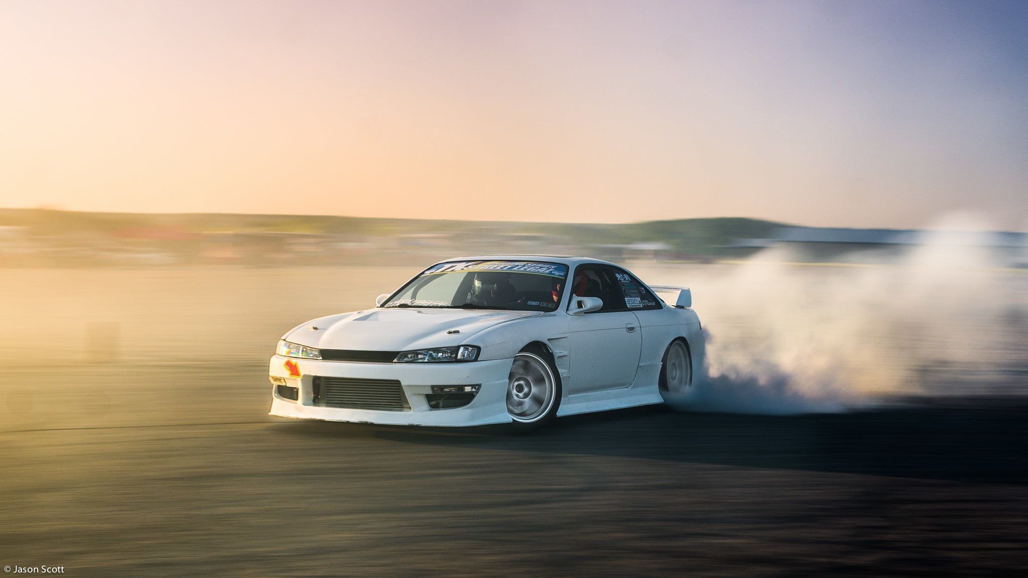 Stunning white S13 drifting