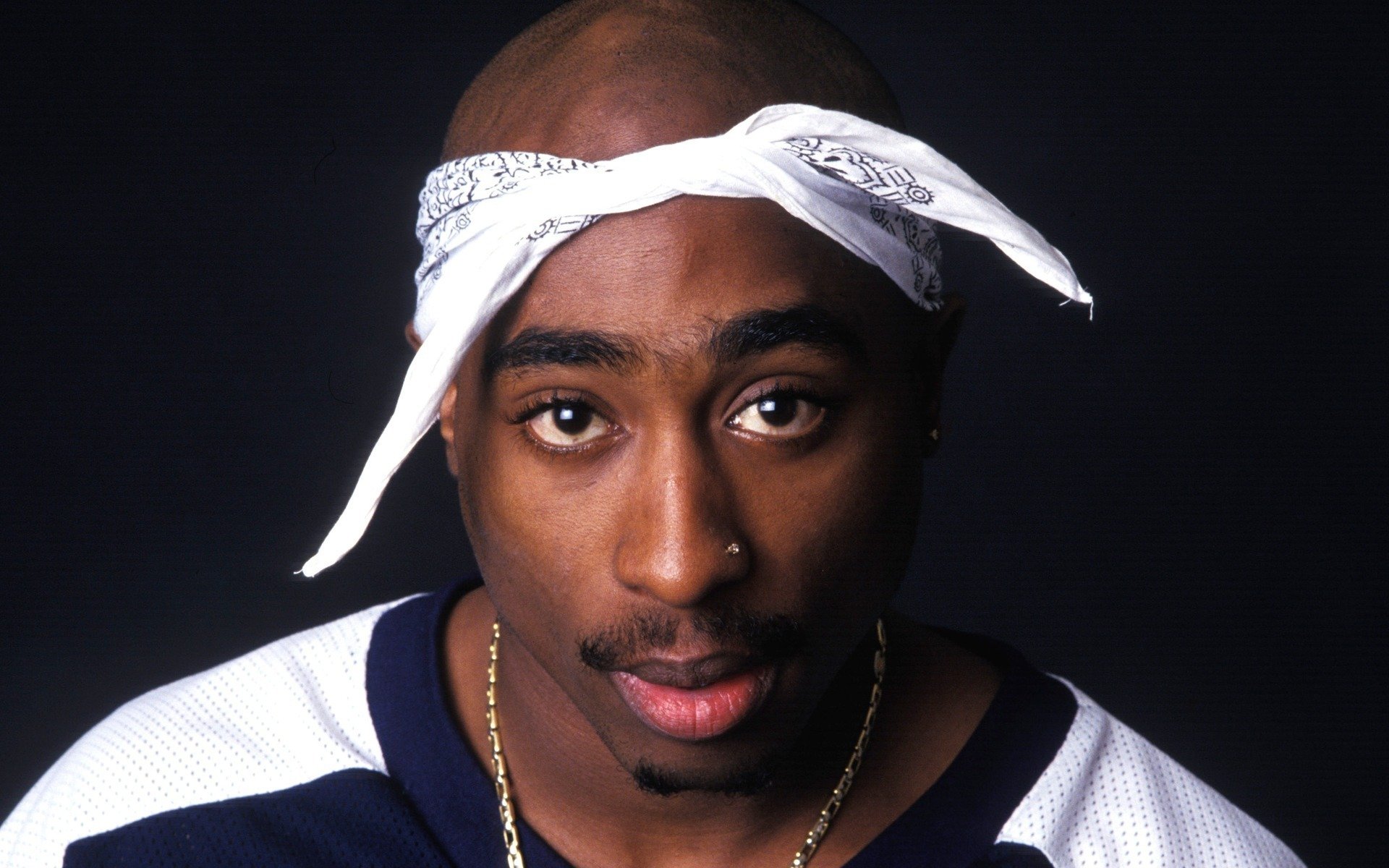 HD Wallpaper of 2Pac: The Legend of Hip Hop