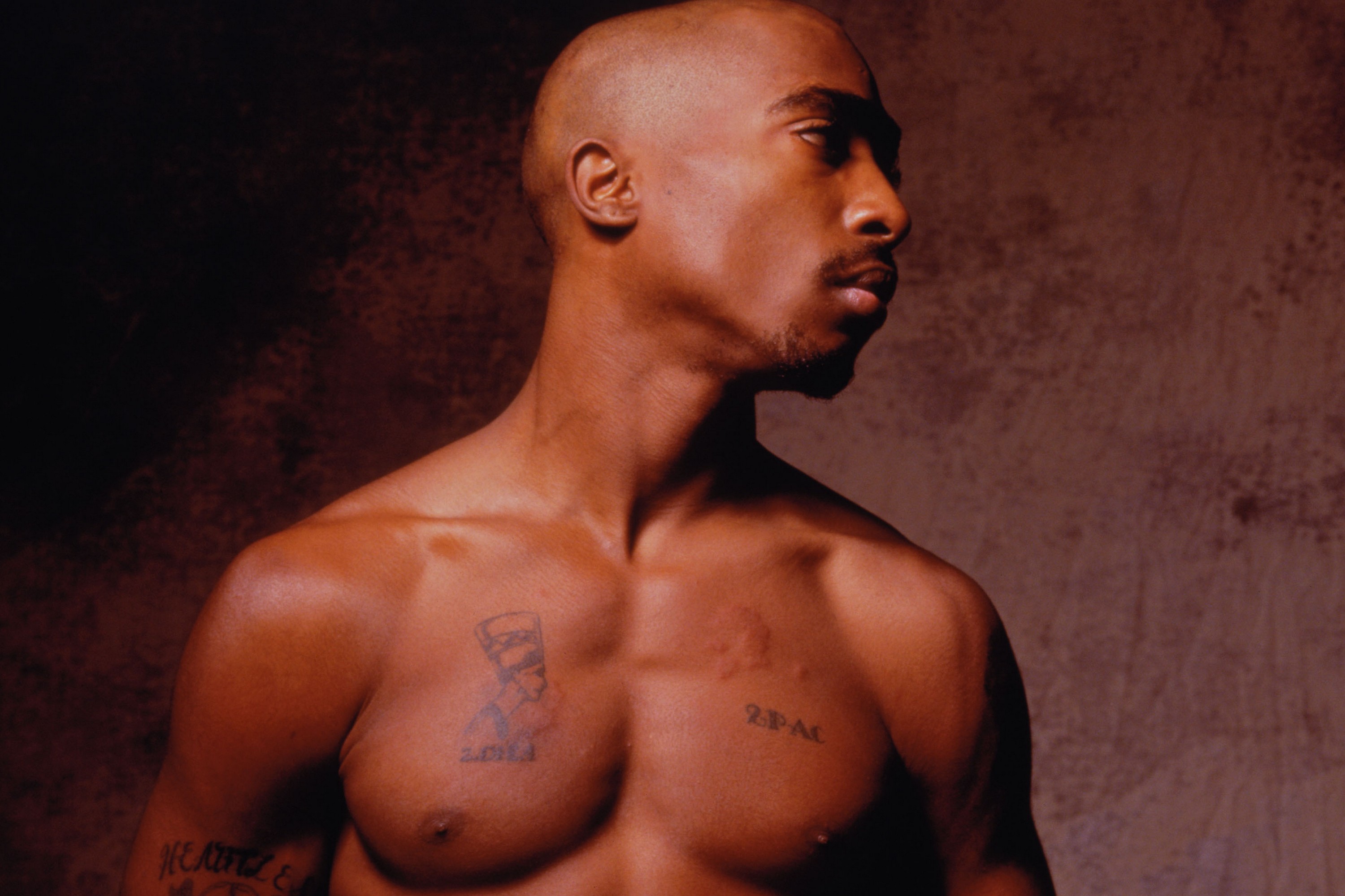 Iconic 2Pac HD Wallpaper: A Tribute to
