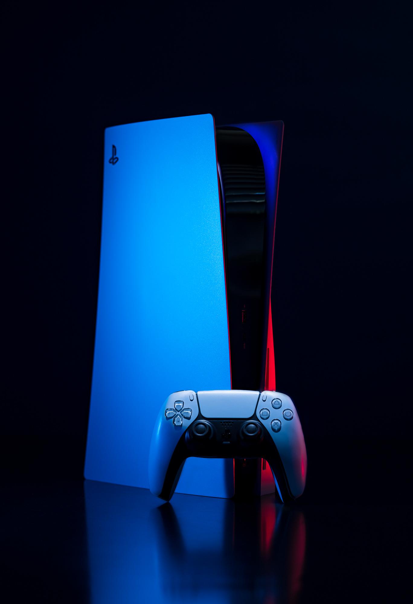 Kitchen table impromptu photo shoot before I plugged it in.turned into some cool PS5 Wallpaper!!