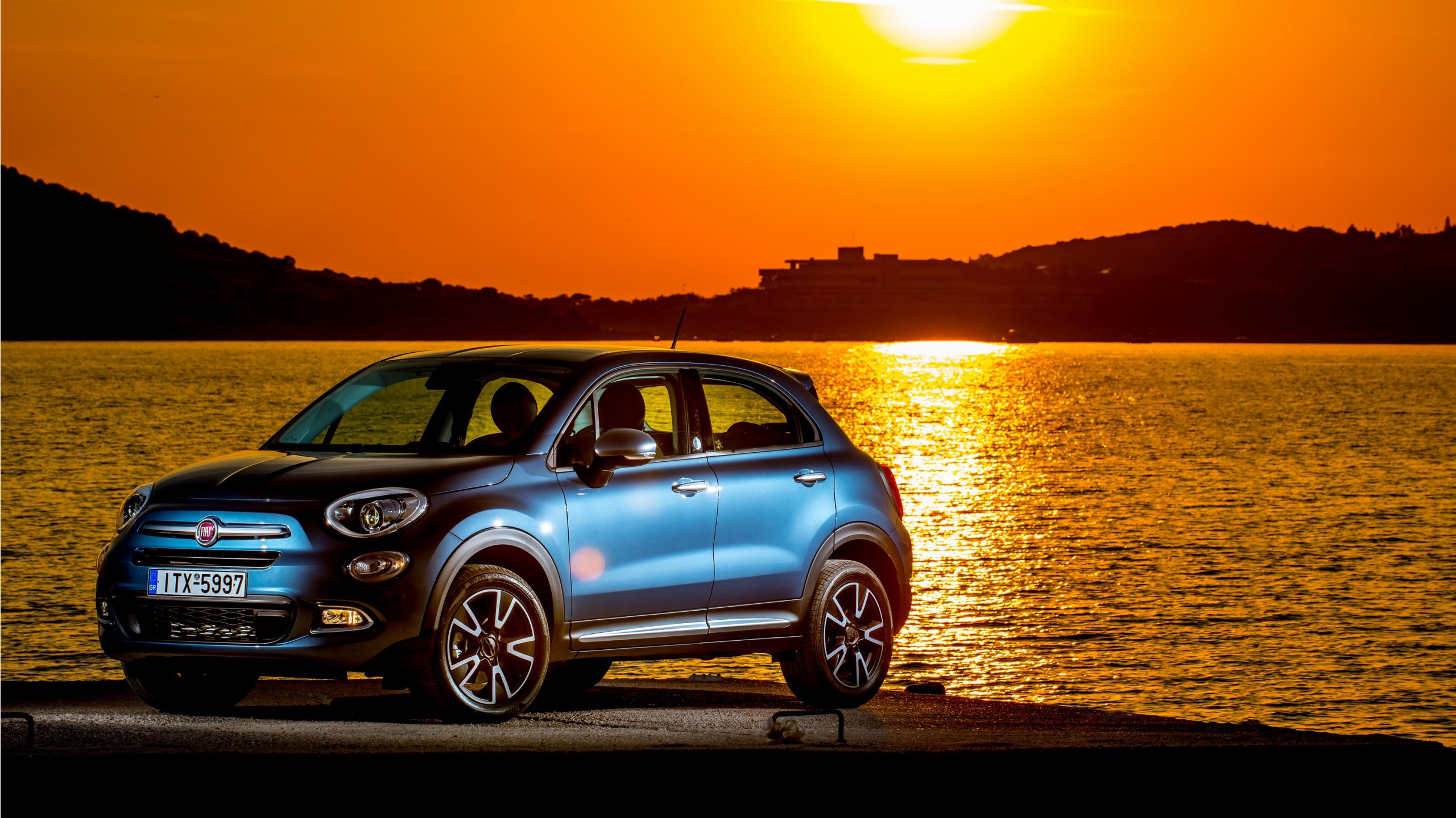 Fiat 500X Mirror Wallpaper
