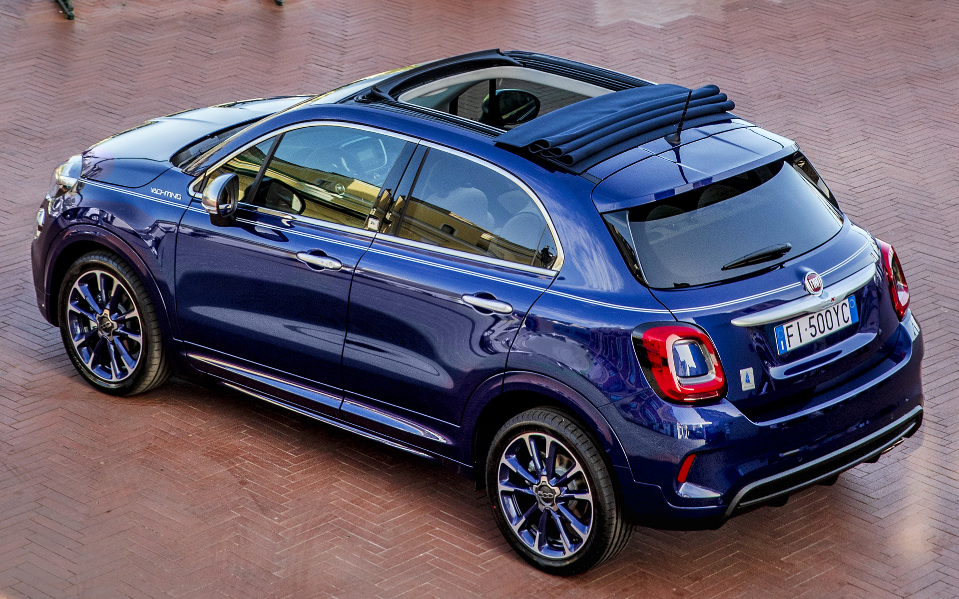 Fiat 500X Yachting Yacht Club