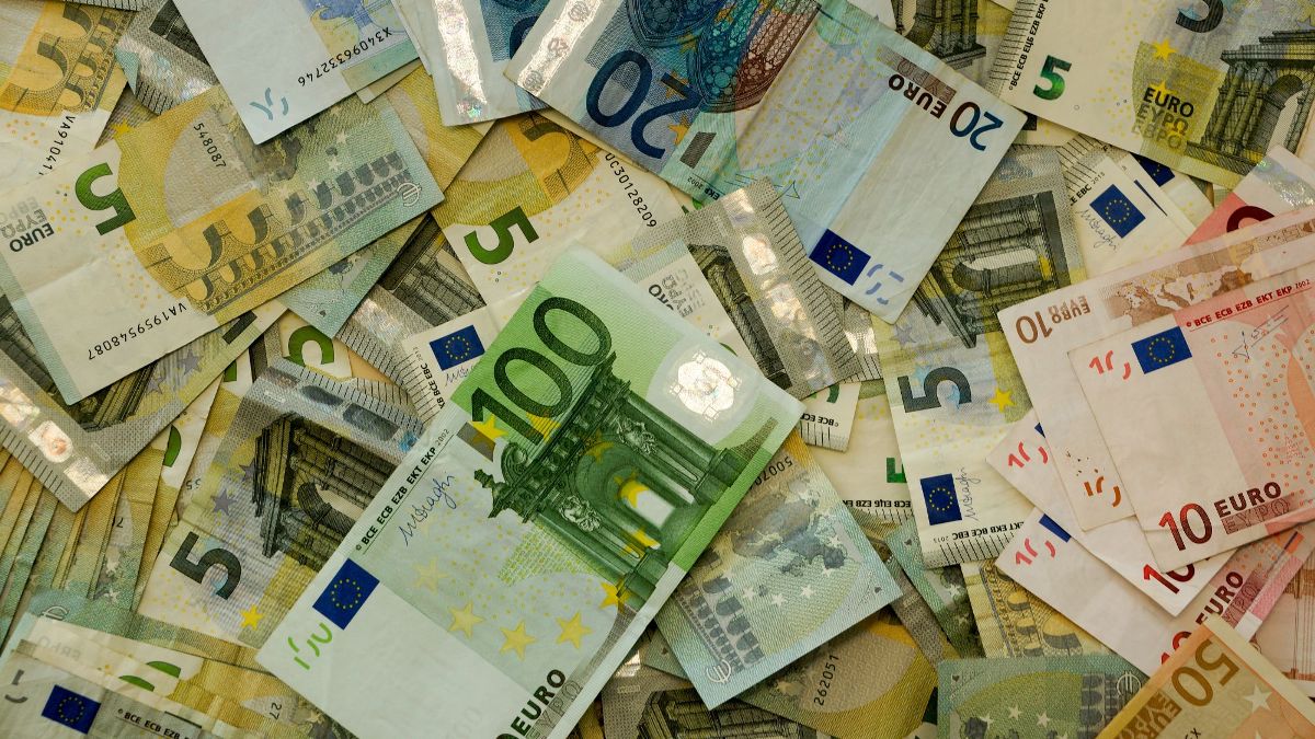 HD Desktop Background With european money