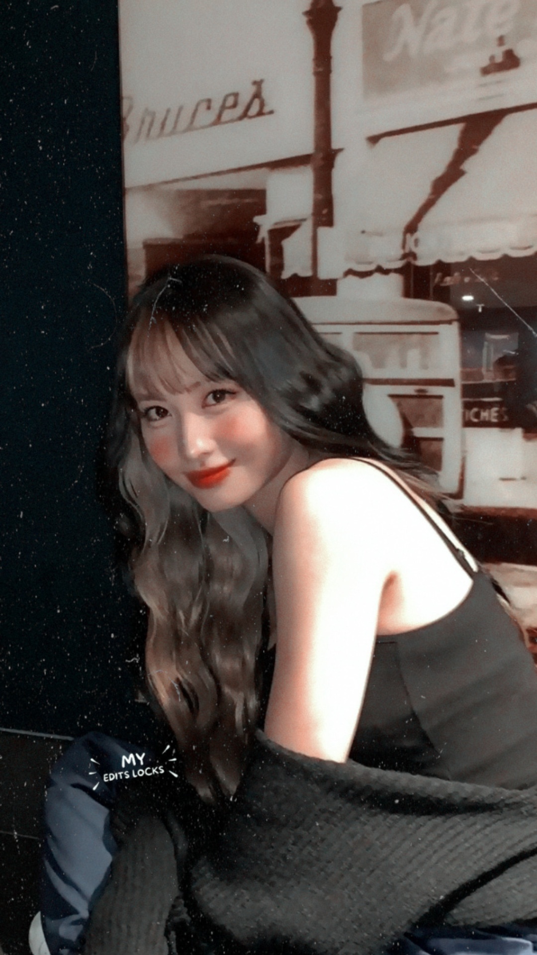 Momo Hirai Wallpaper