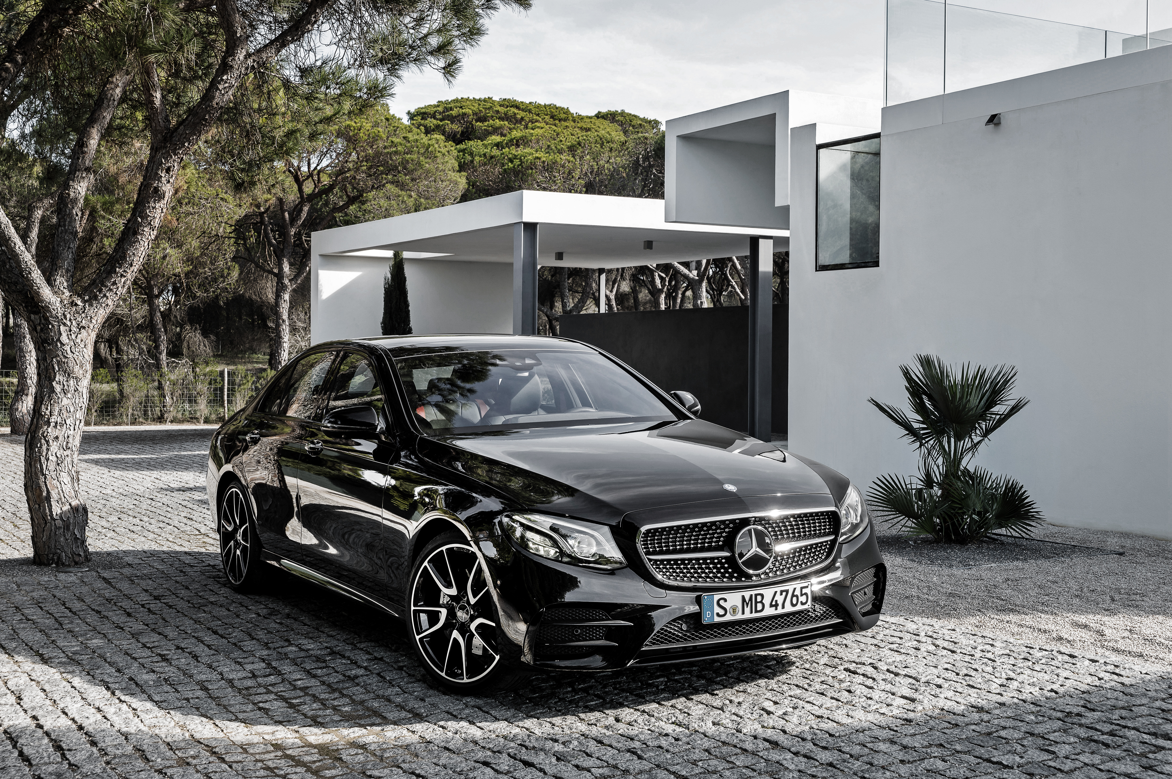 Class W213 AMG Black Metallic 4096x2722