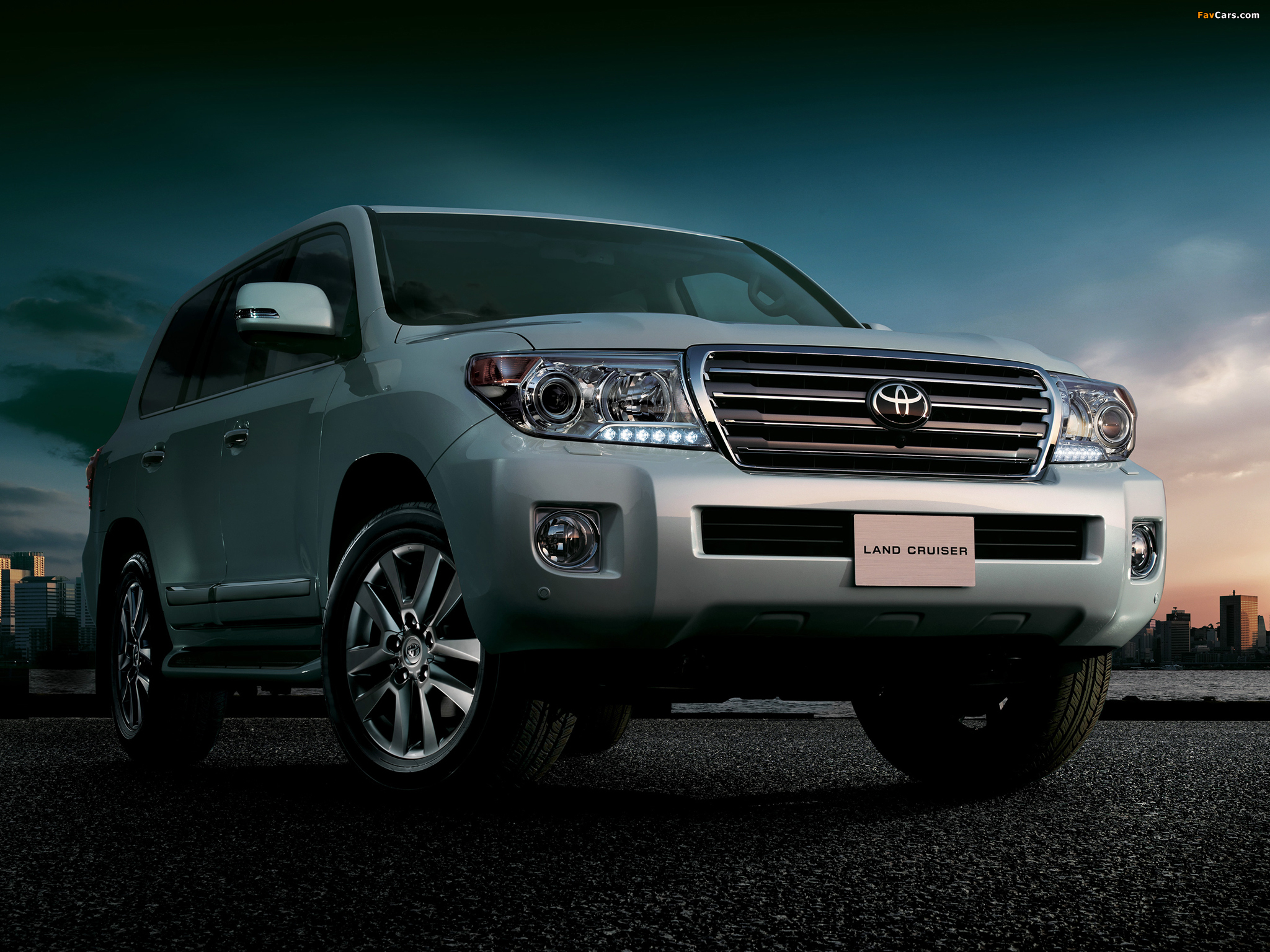 Toyota Land Cruiser 200 JP Spec UZJ200