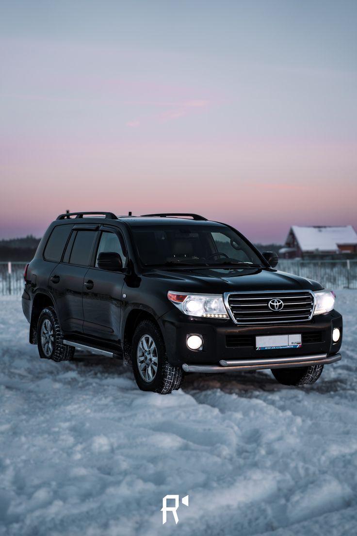 TOYOTA LAND CRUISER 200