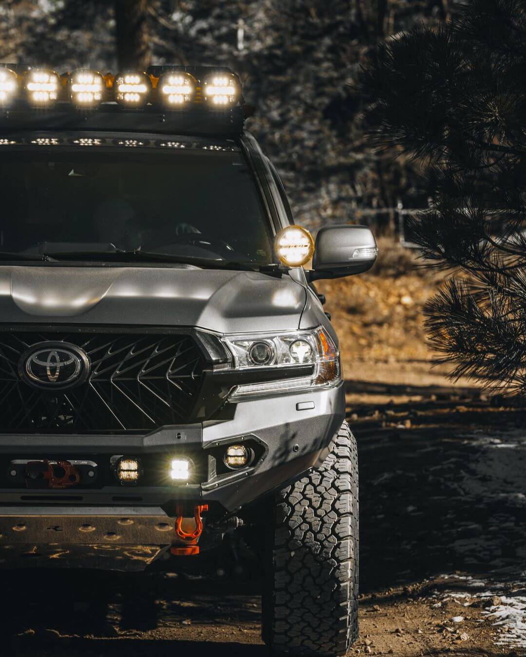 Lifted Toyota Land Cruiser 200 Overland
