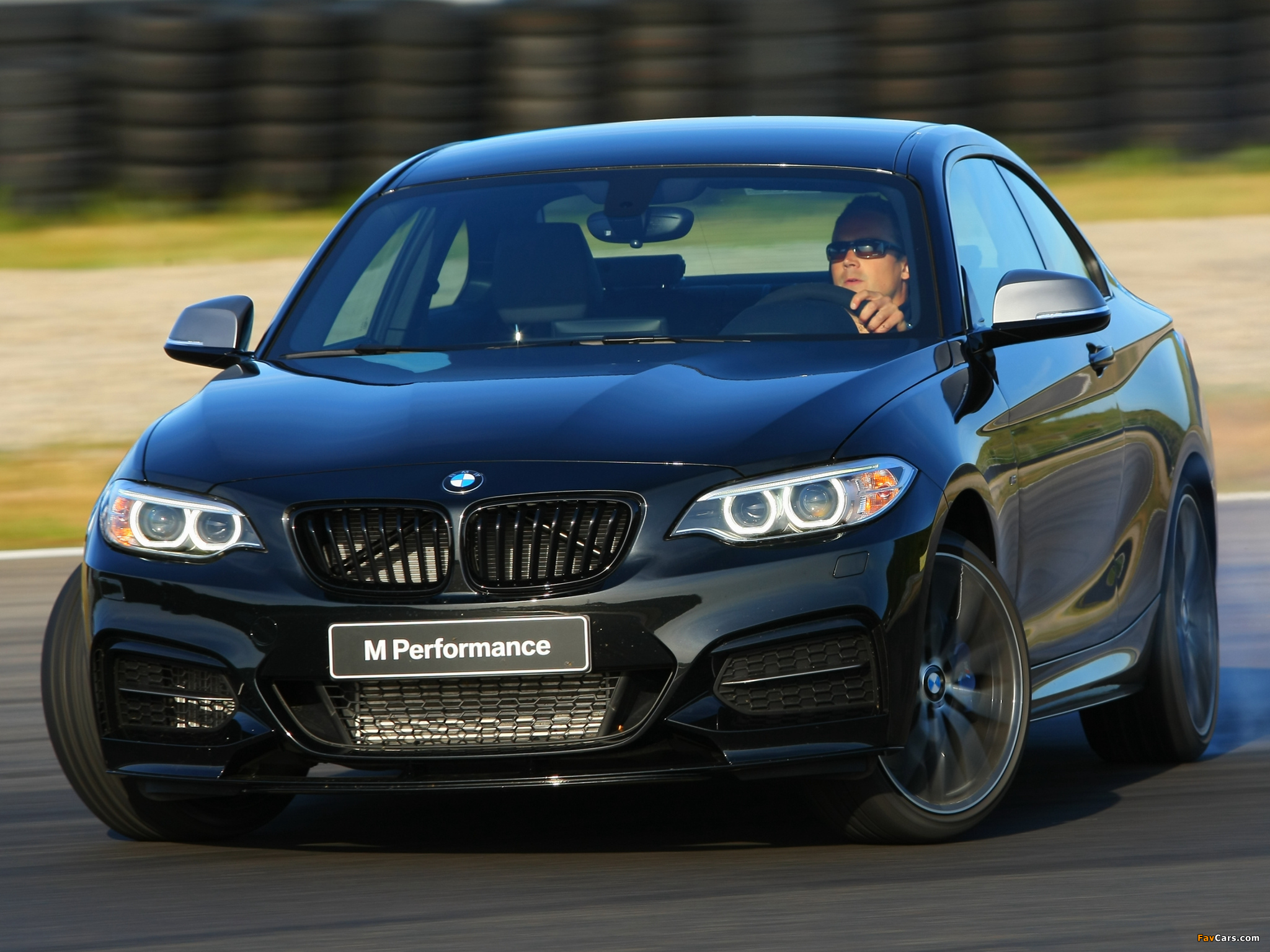image of BMW M235i Coupé Track Edition