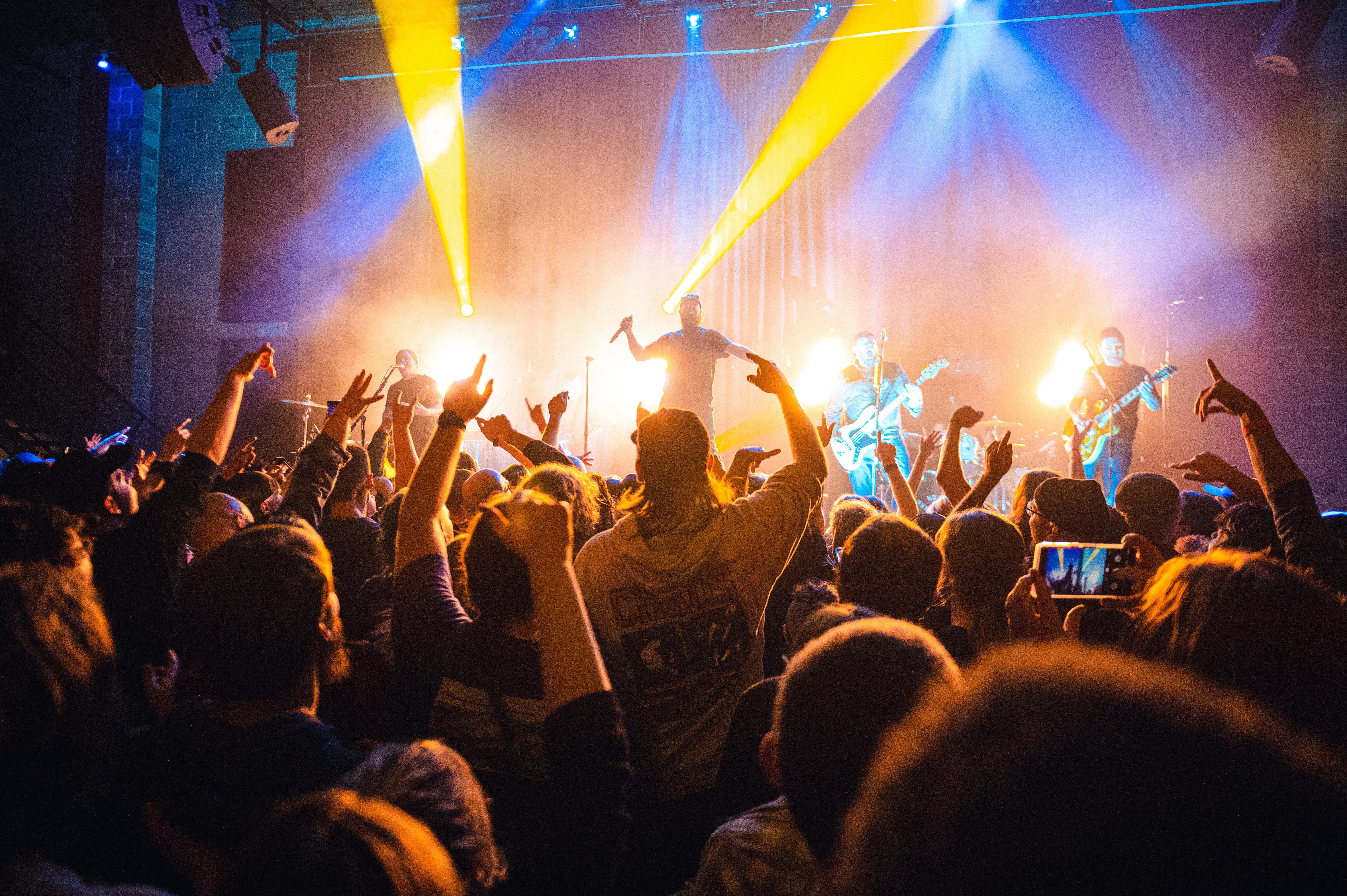 The Wonder Years and Hot Mulligan, r