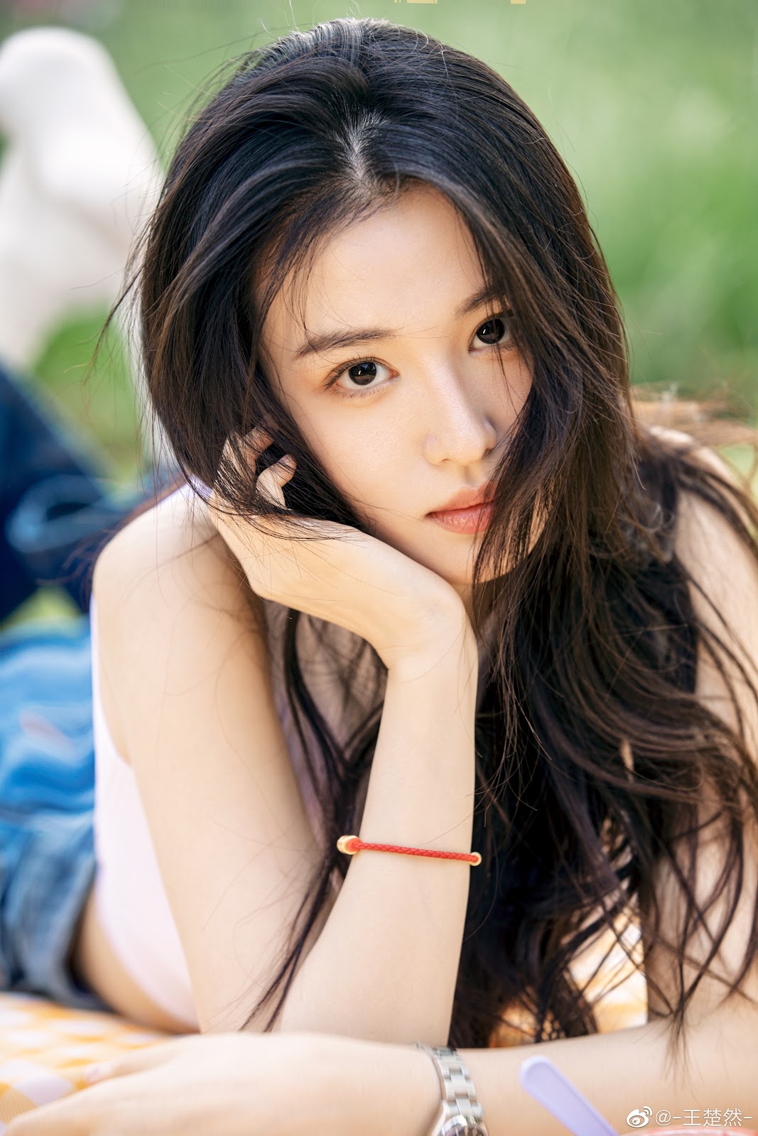 Wang Churan enjoying a picnic