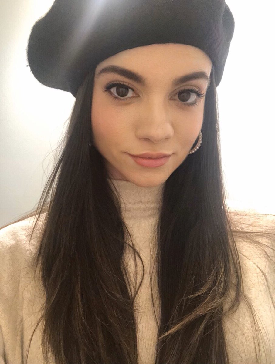Lauren LaVera wrapped day 1