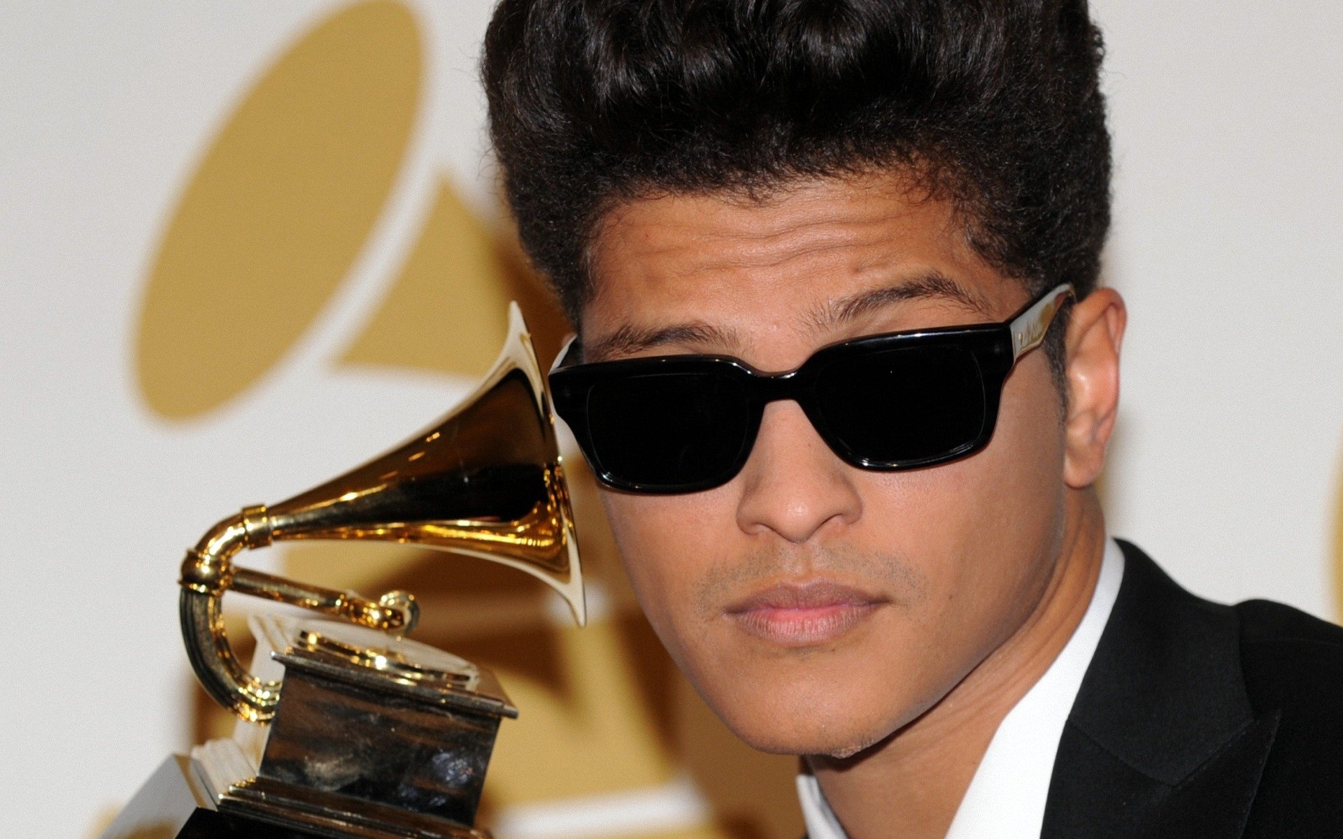Download Music Bruno Mars HD Wallpaper