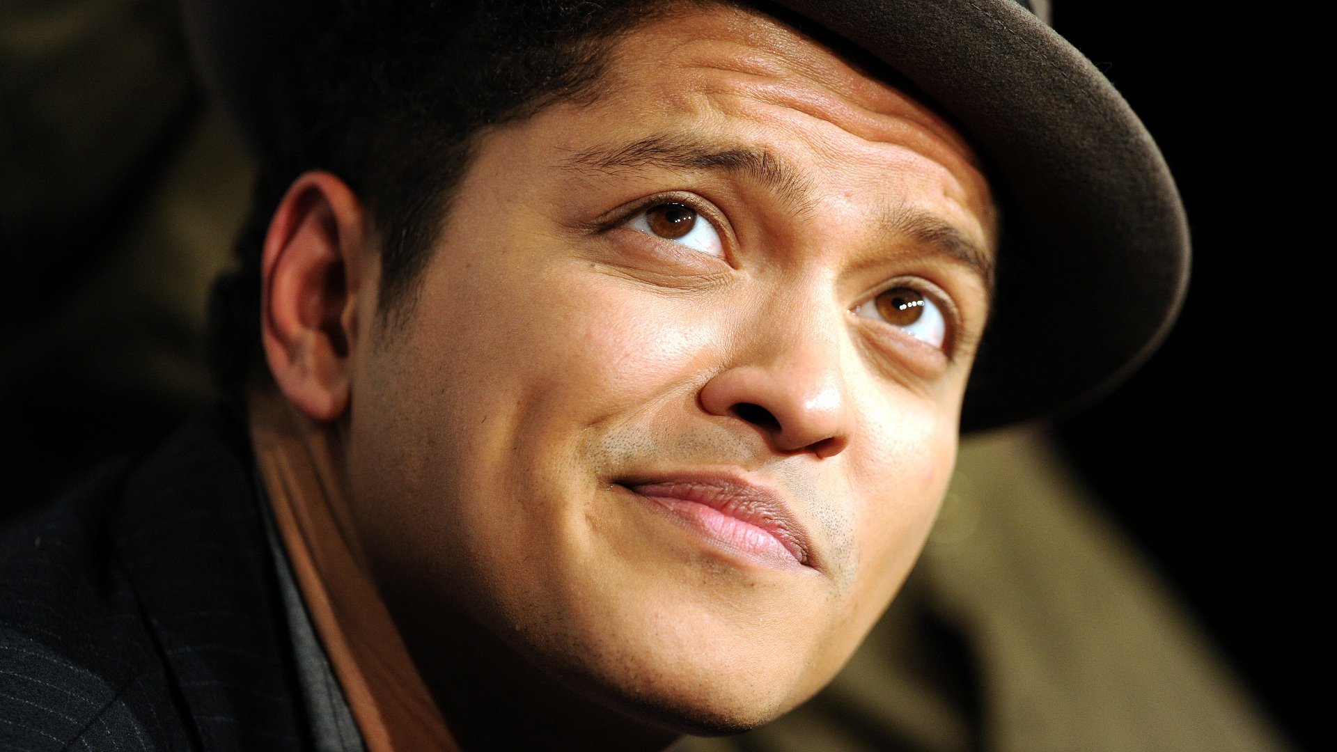 Download Music Bruno Mars HD Wallpaper
