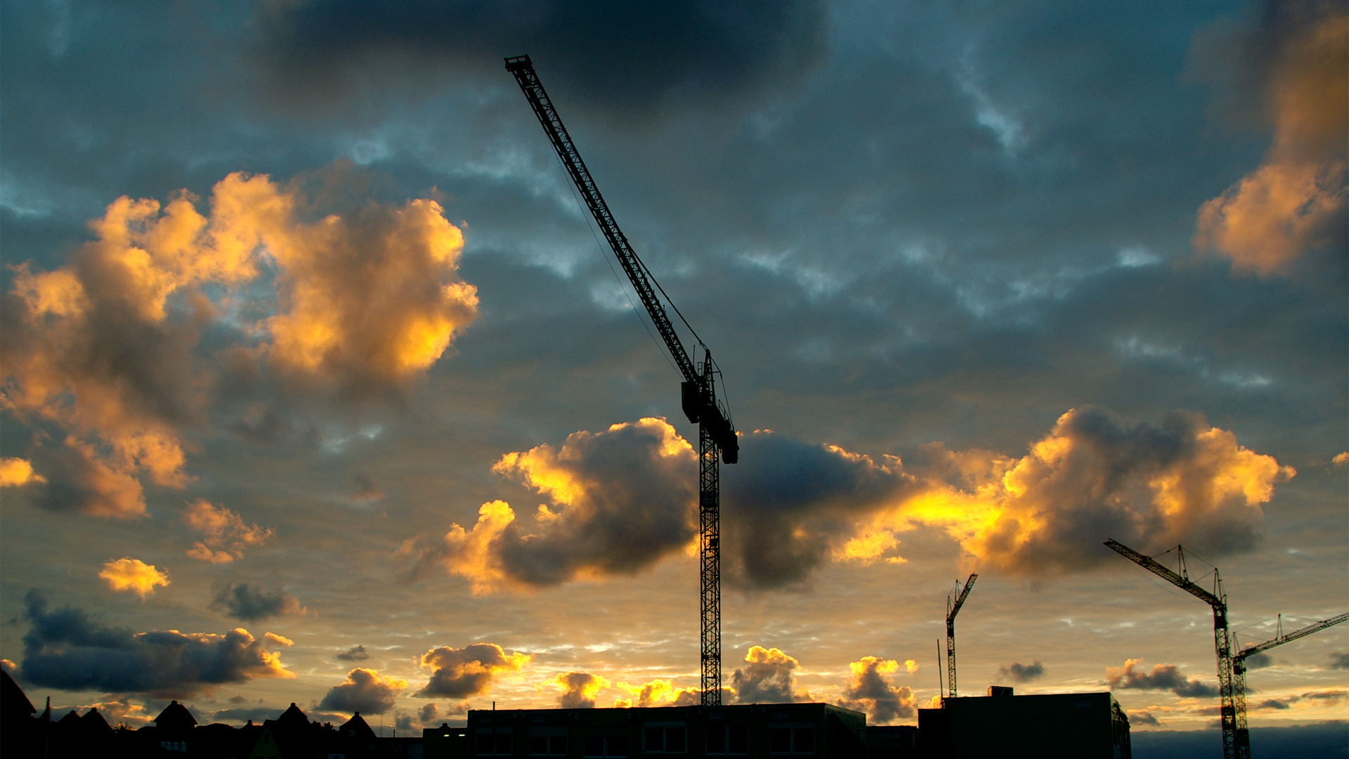 Download Man Made Crane HD Wallpaper