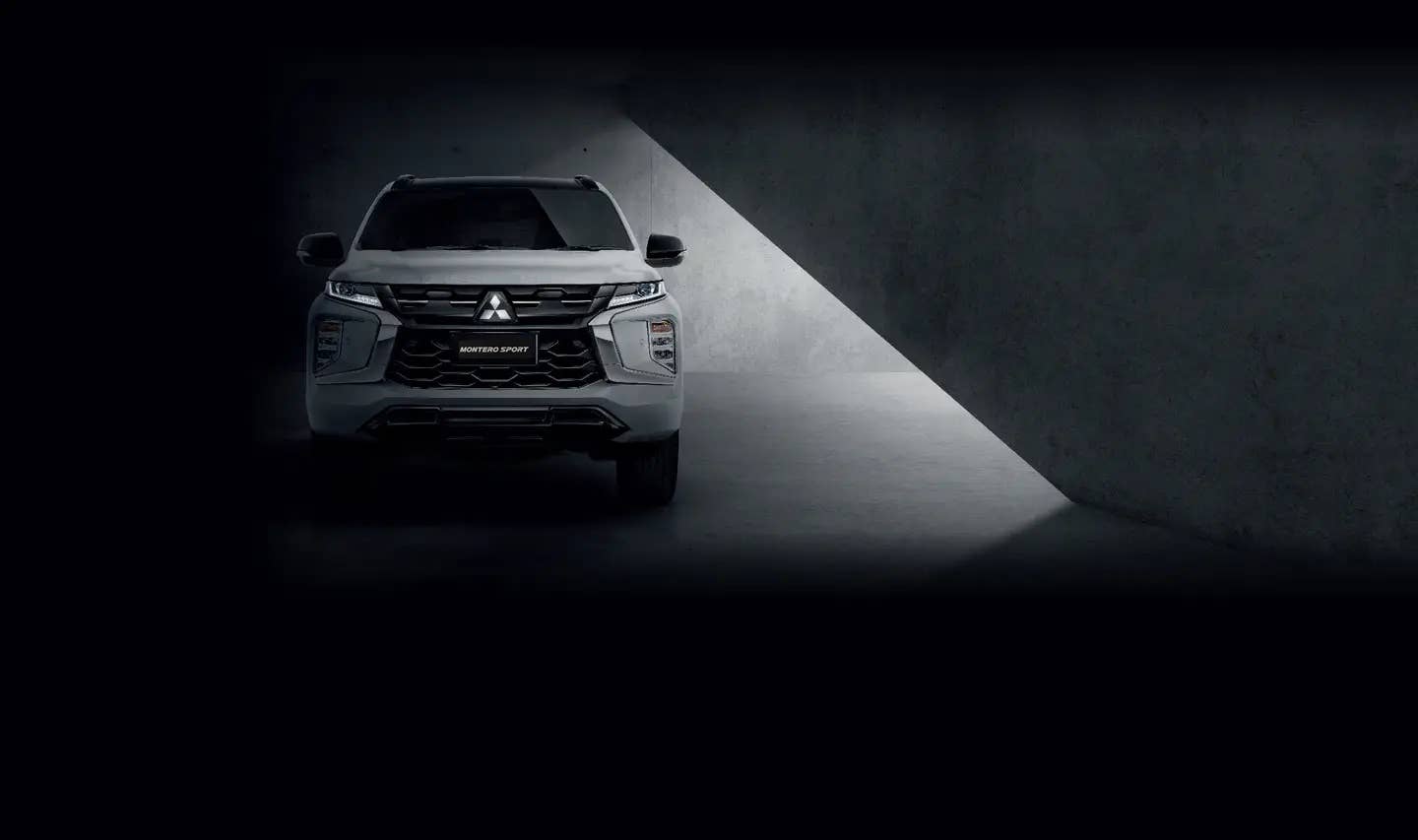 Montero Sport. Mitsubishi