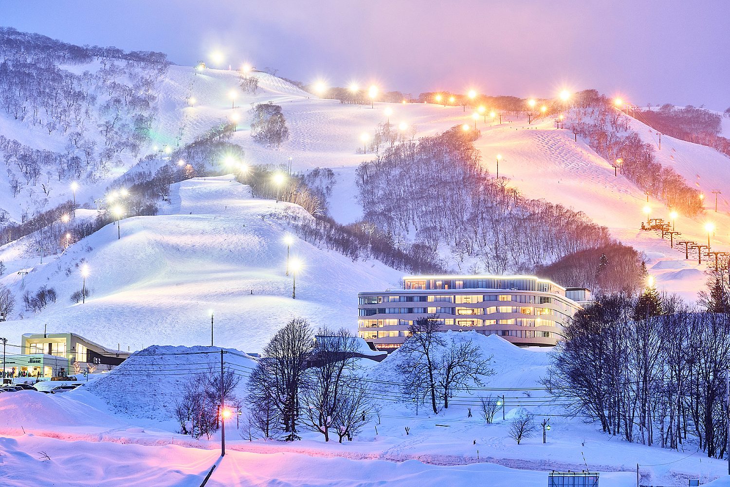 night skiing in Niseko