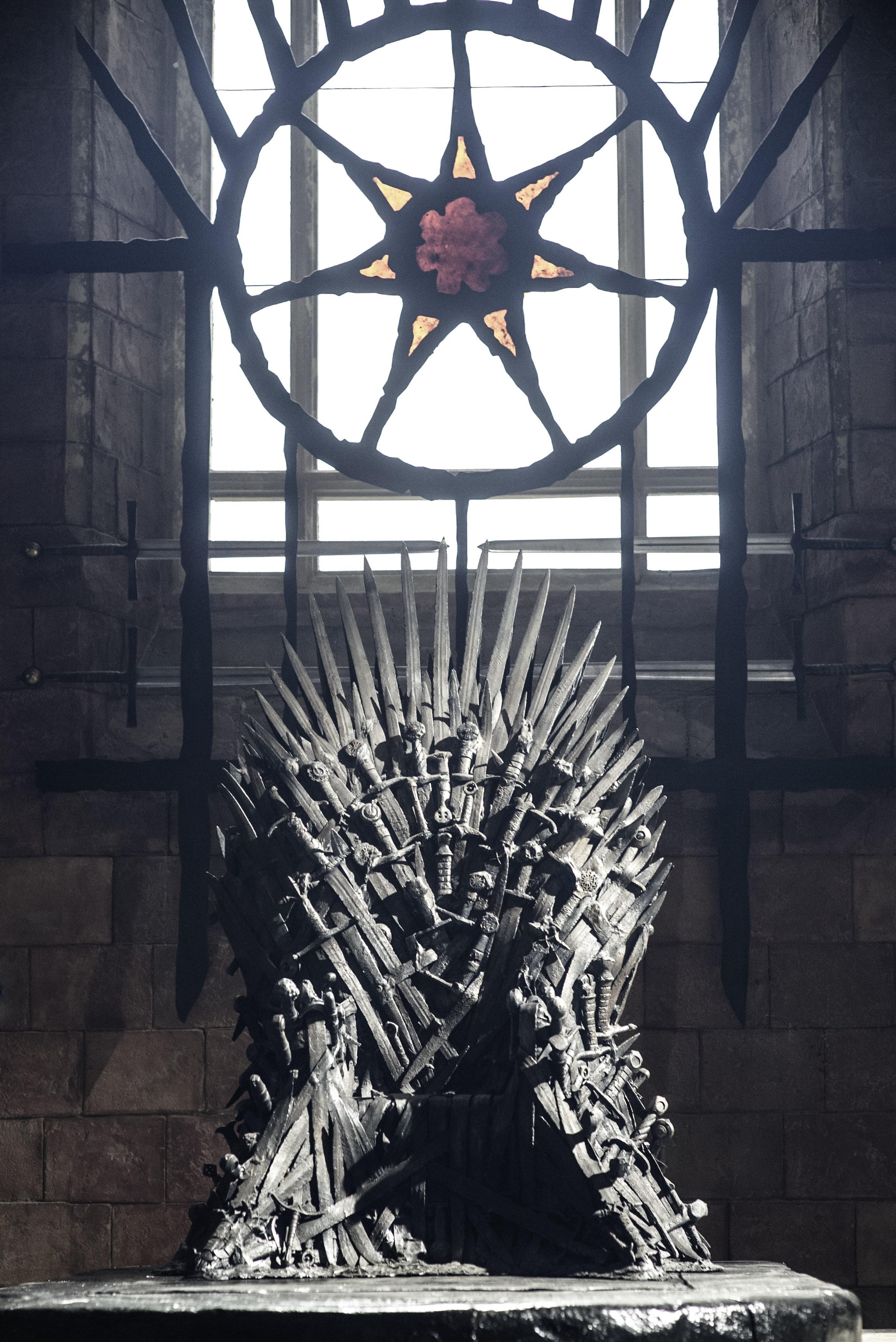 The iron throne had a massive glow up
