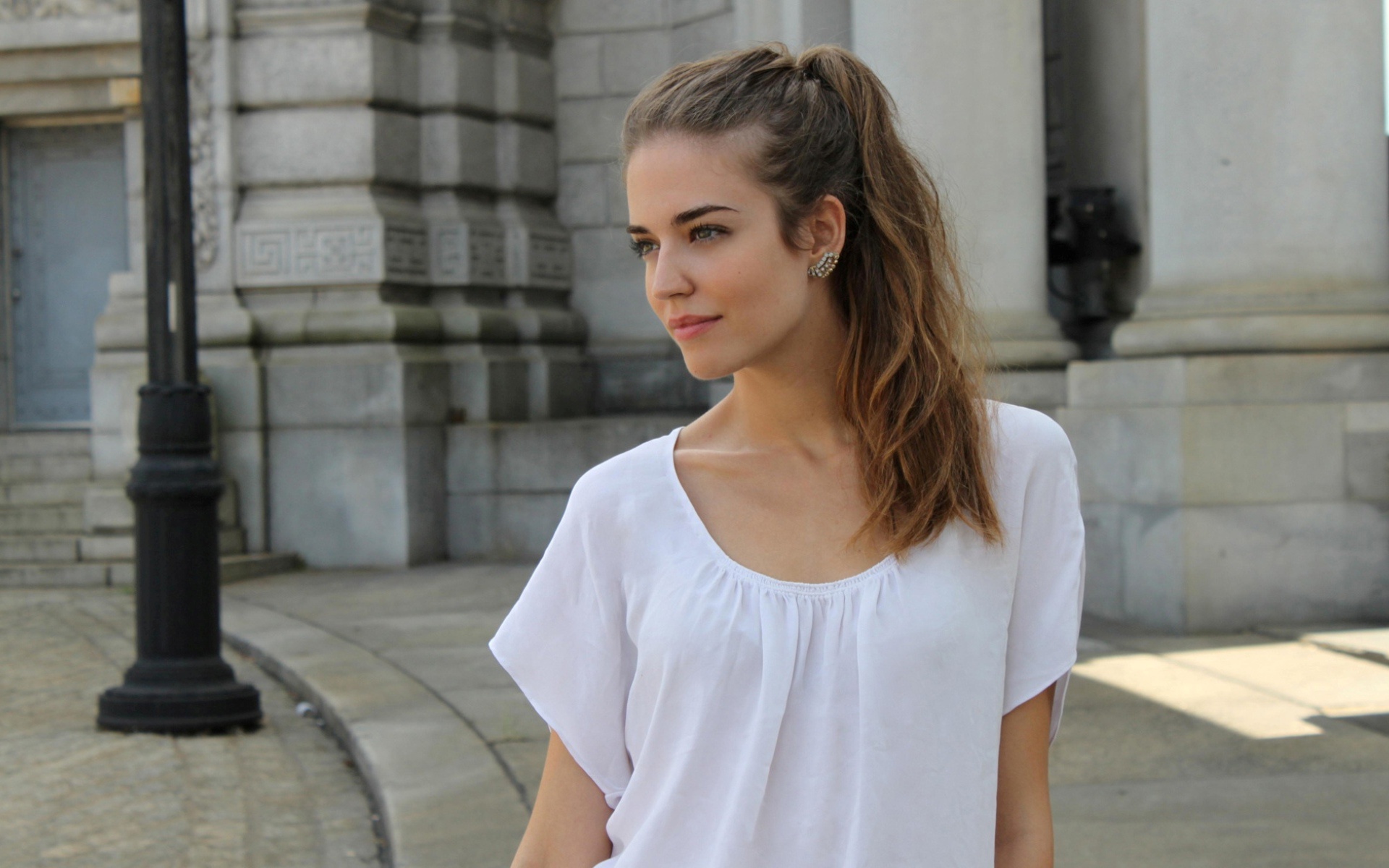 Wallpaper girl, brown hair, Clara