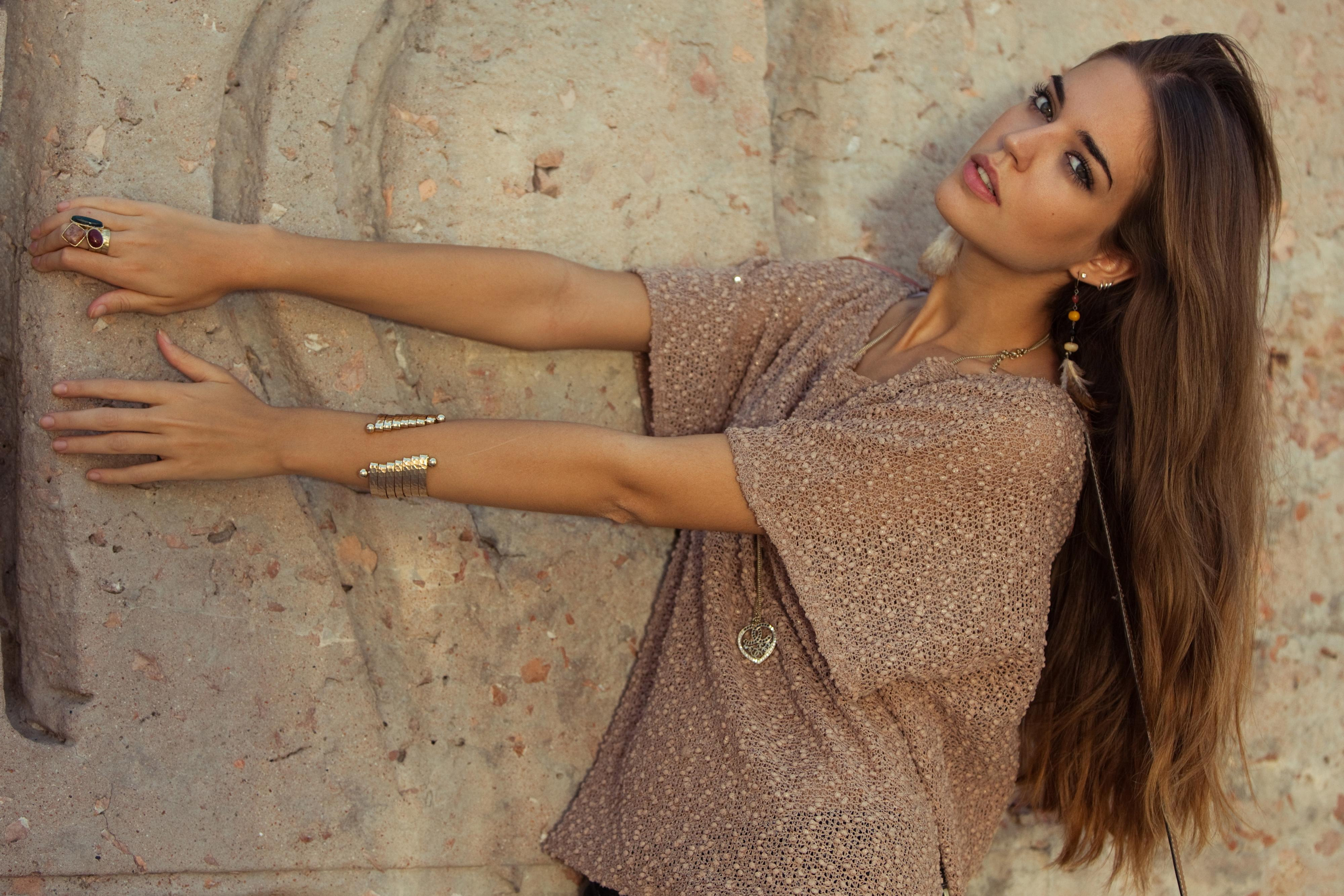 Clara Alonso: Stunning Spanish Beauty