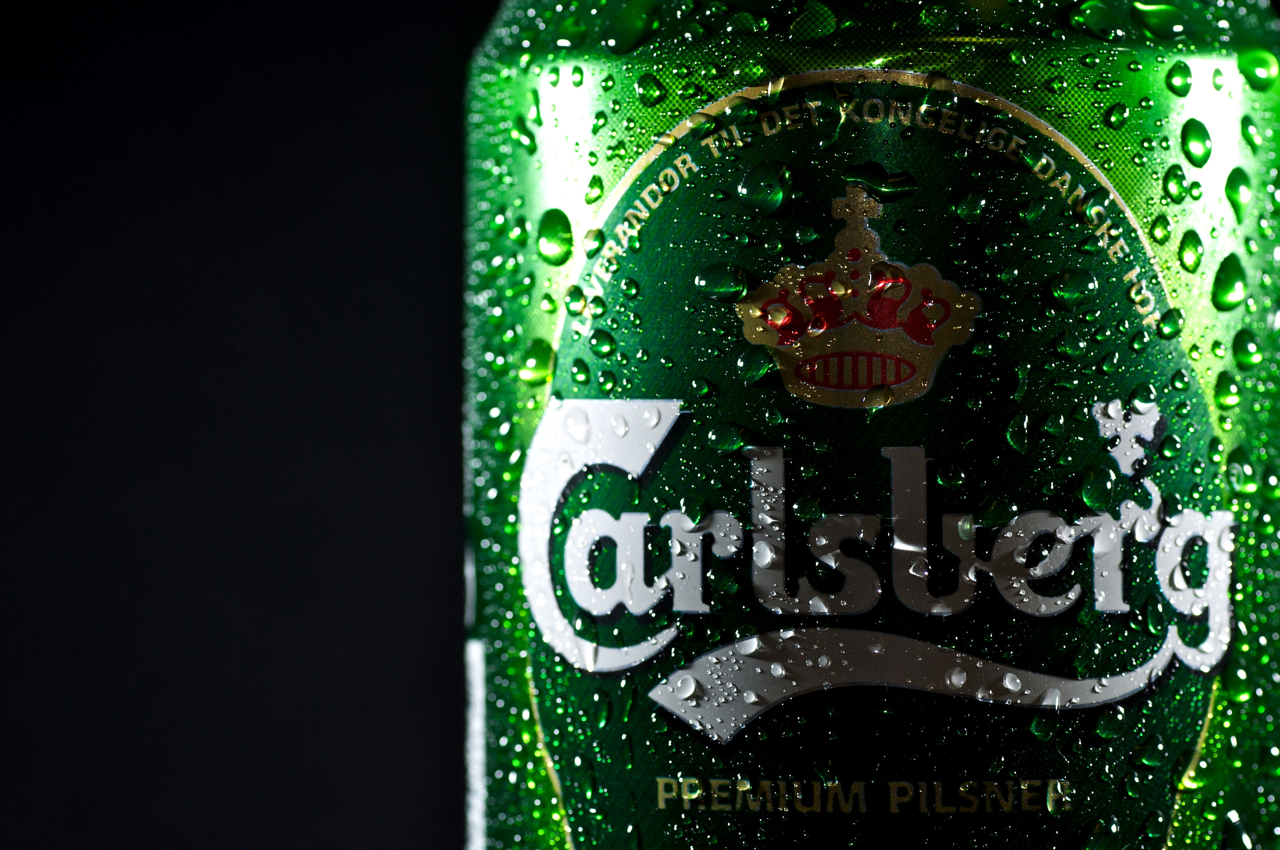 Wallpaper drops, beer, Bank, brand