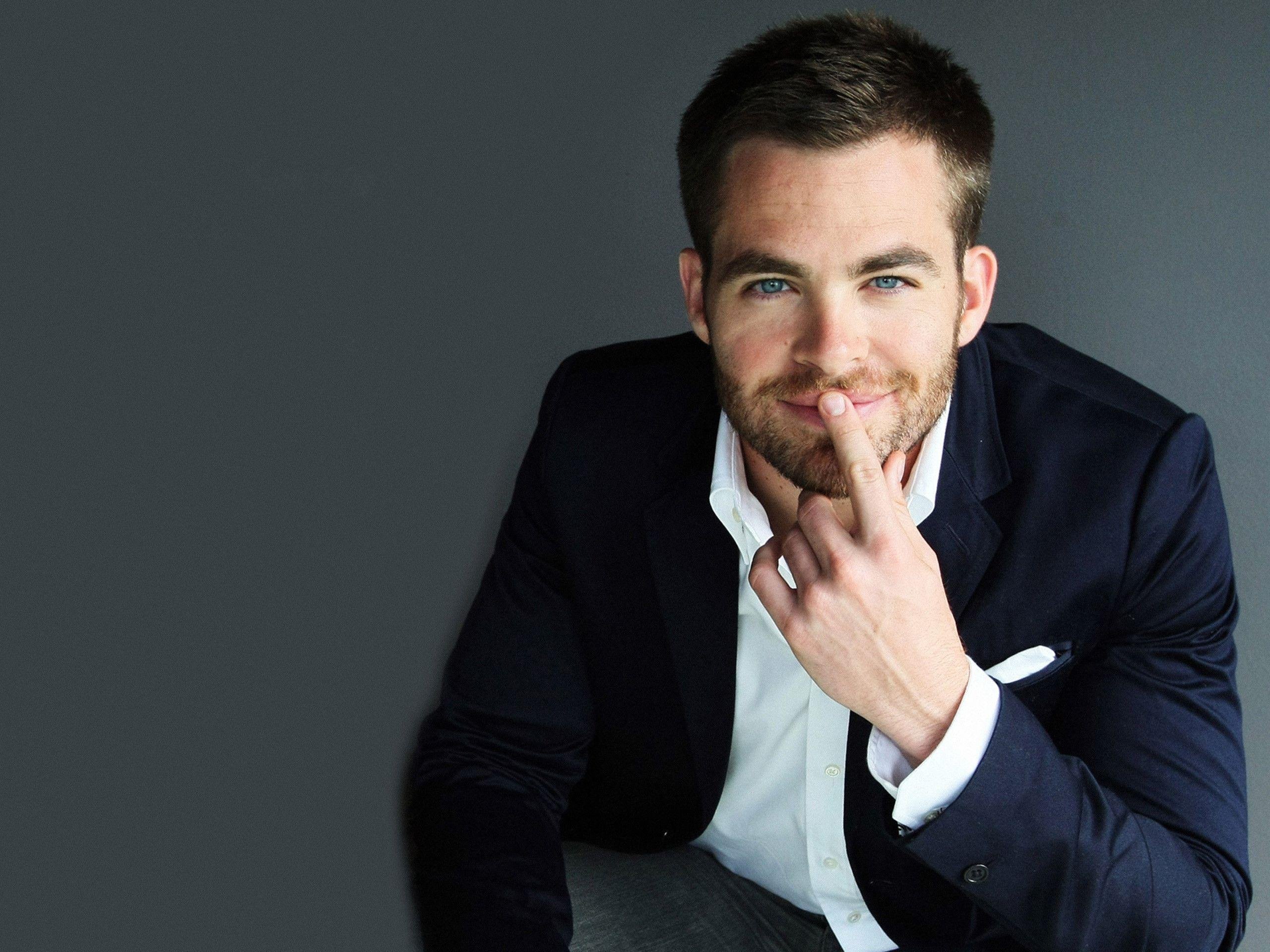 Chris Pine Handsome Best Wallpaper